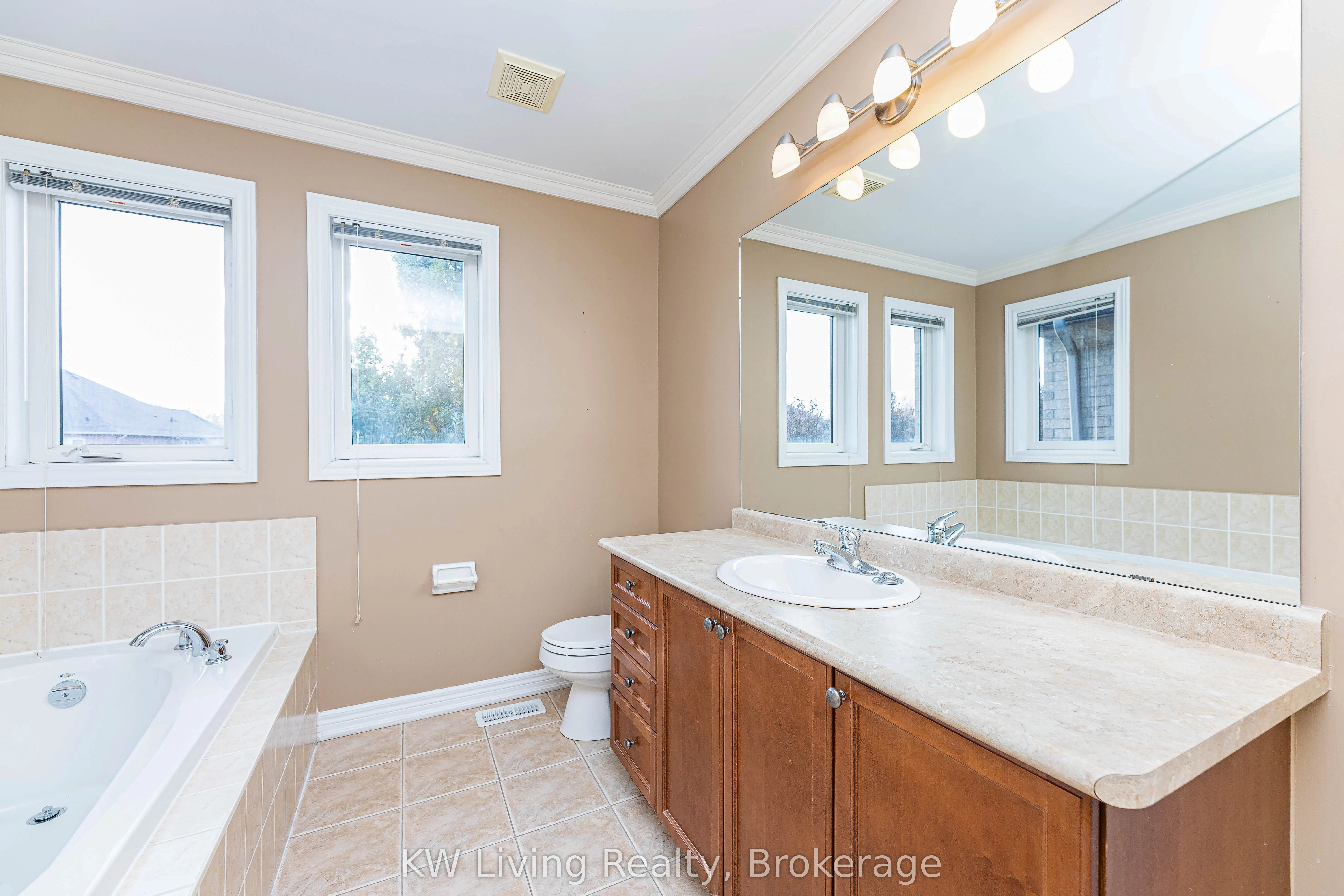 1182 Woodington Lane