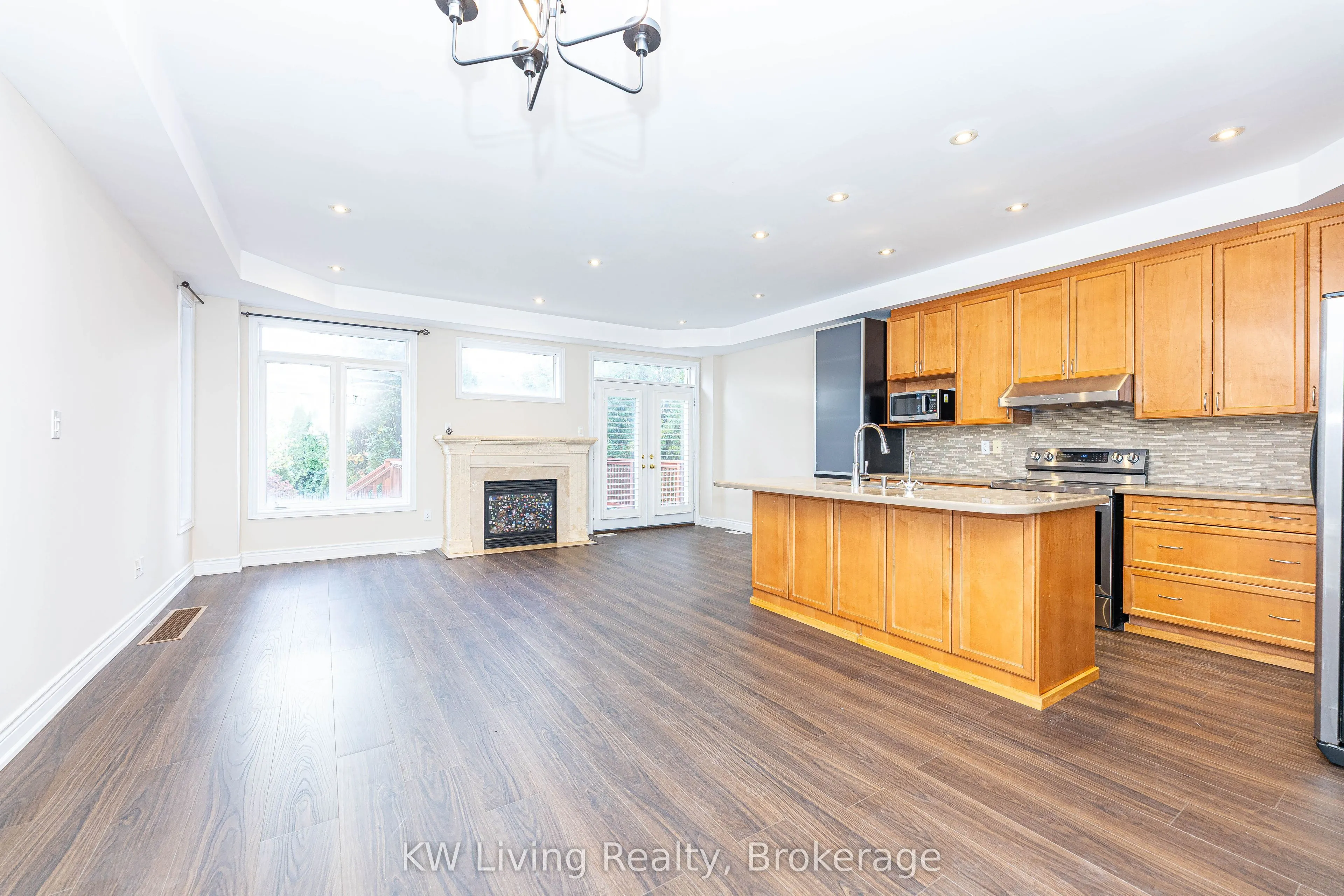 1182 Woodington Lane