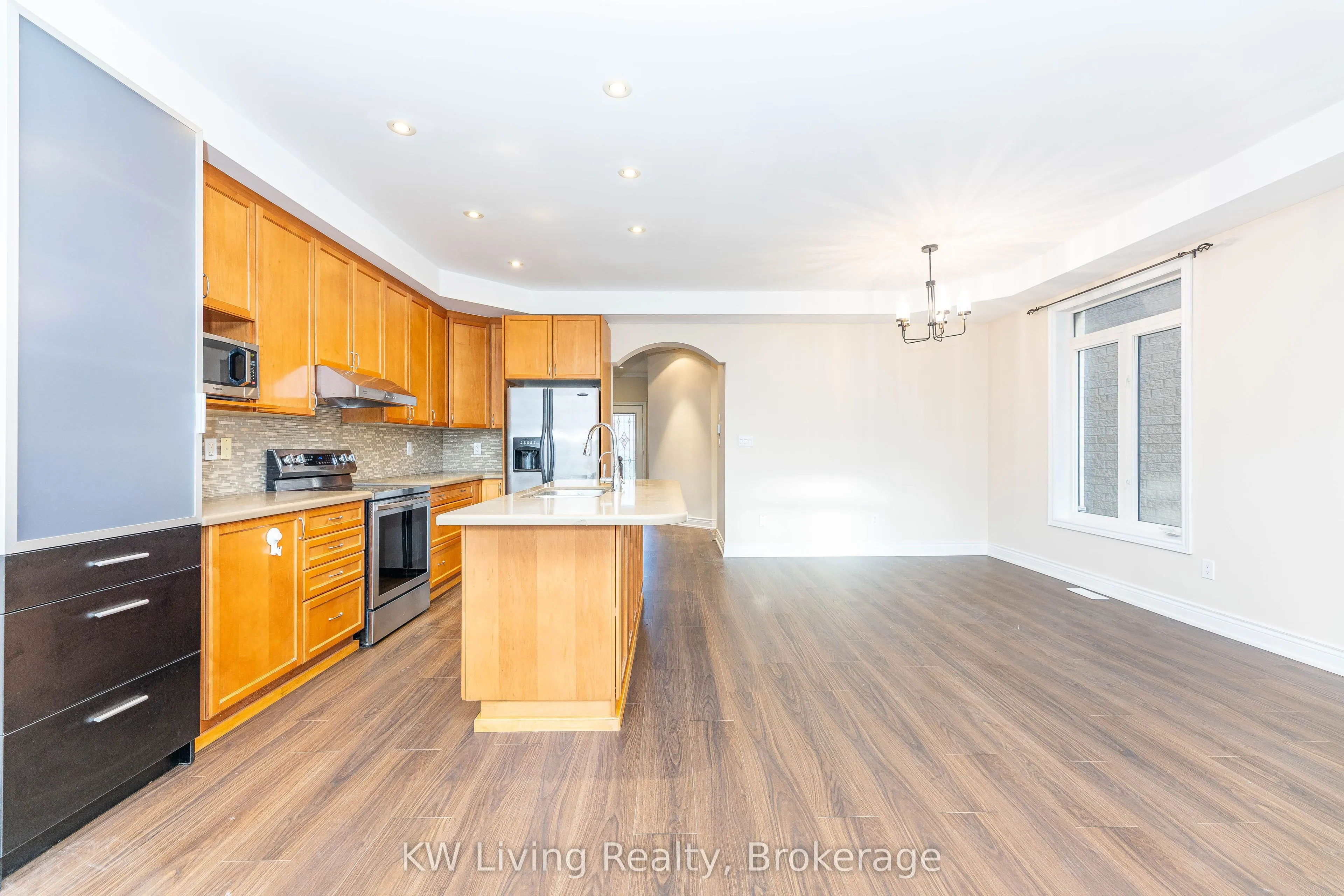 1182 Woodington Lane