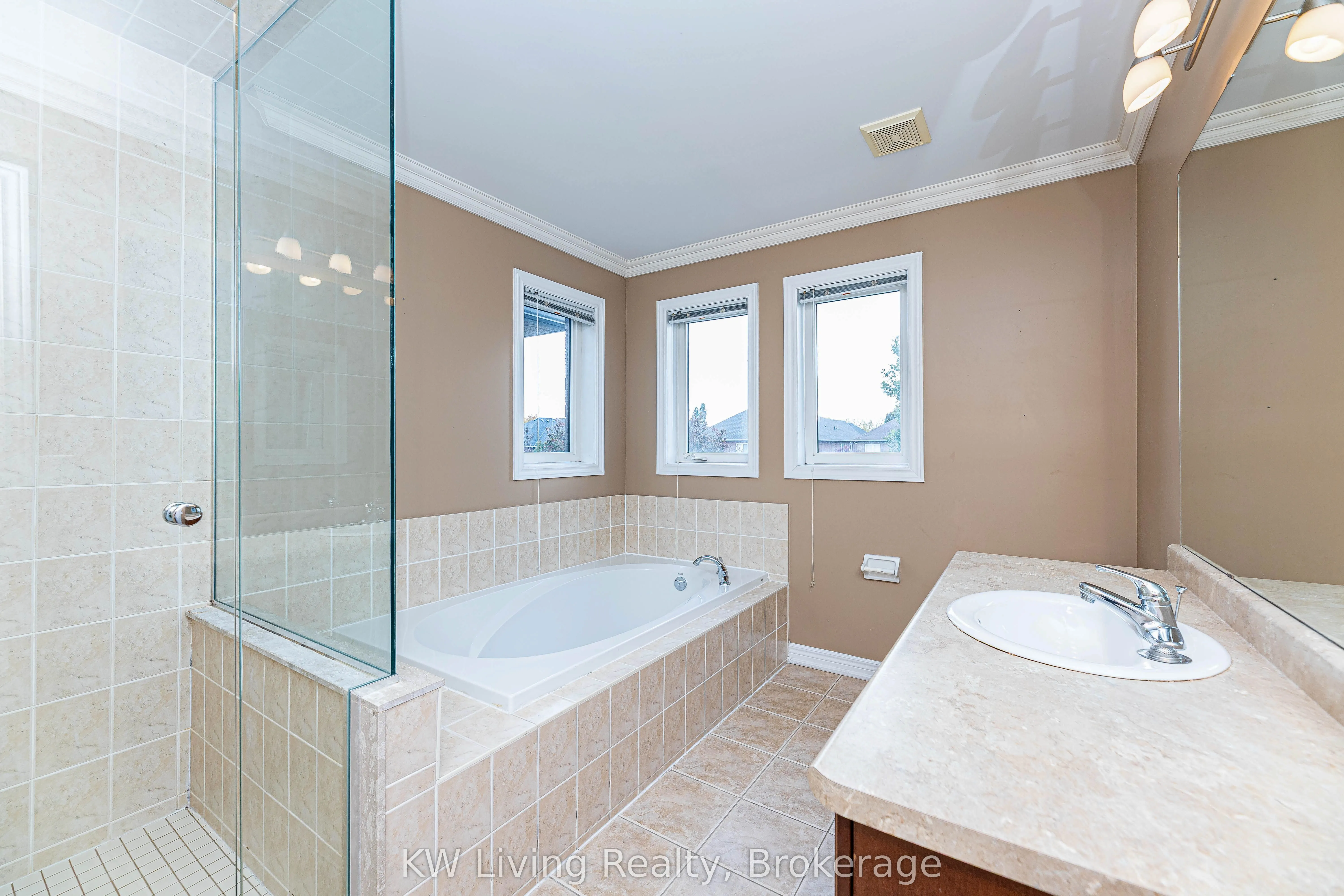 1182 Woodington Lane