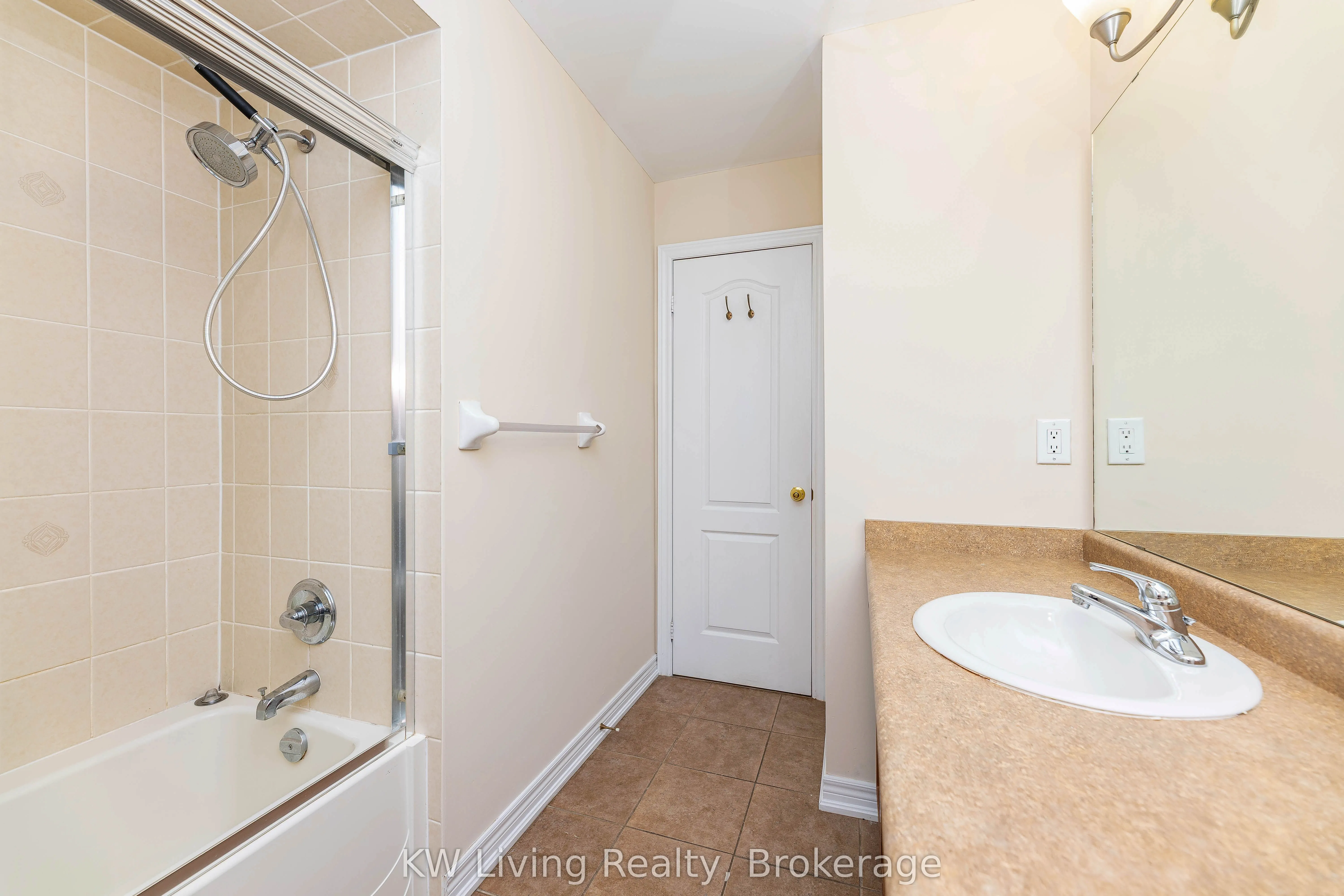 1182 Woodington Lane