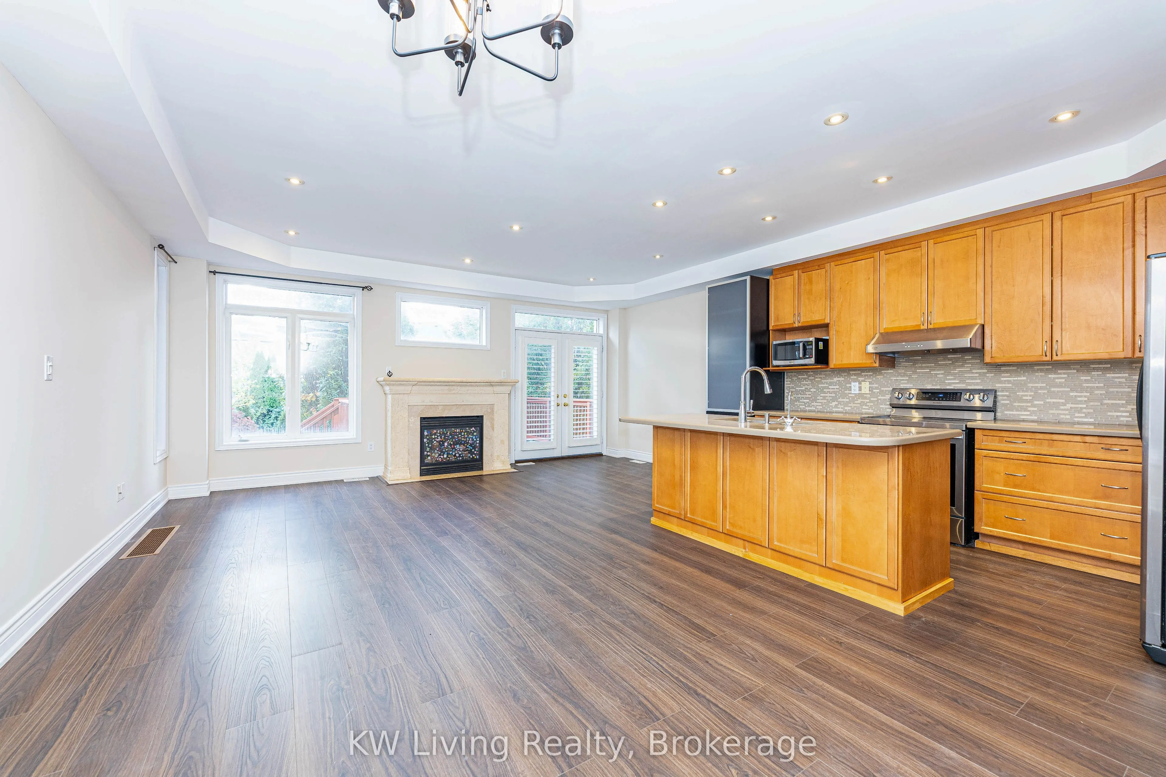 1182 Woodington Lane