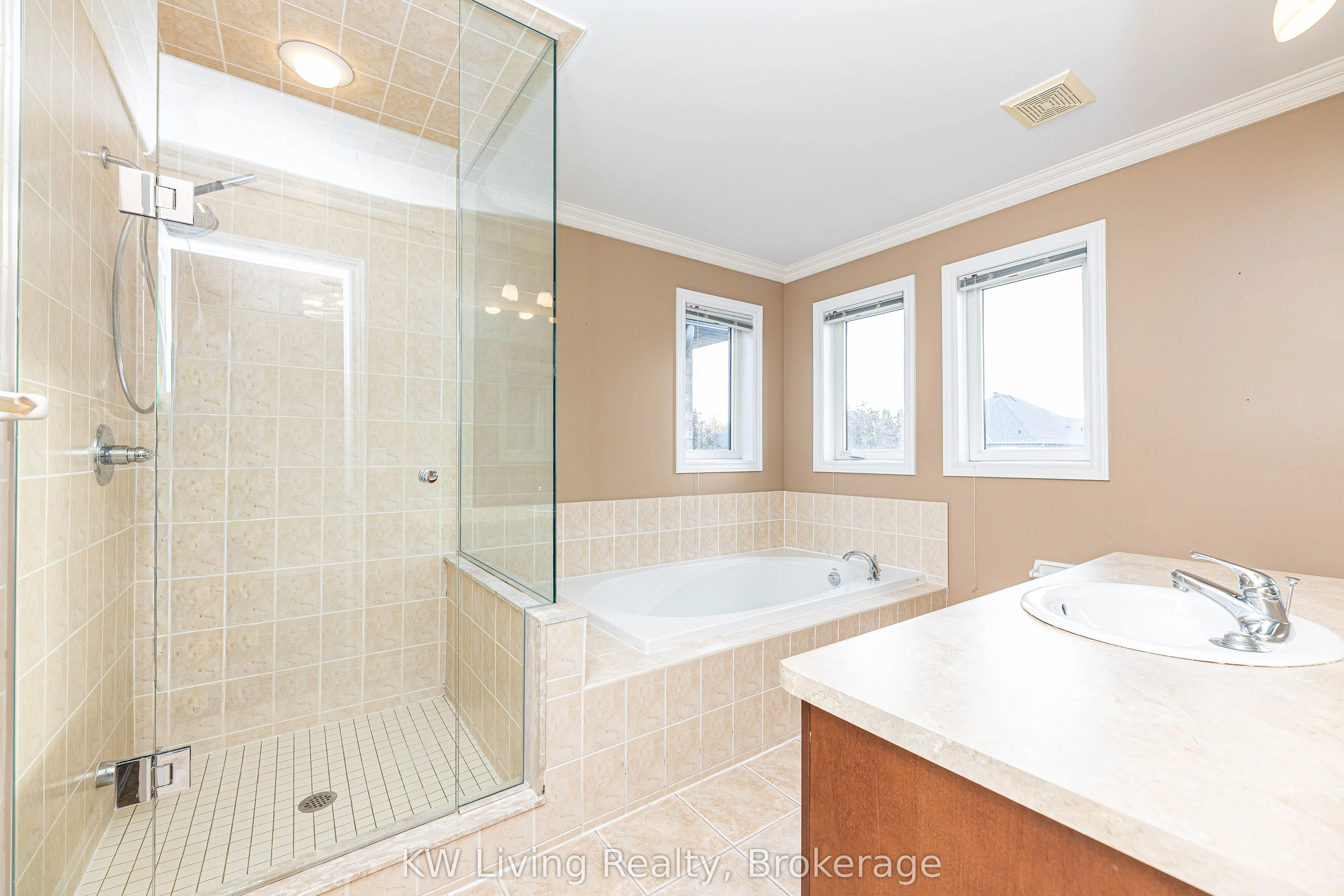 1182 Woodington Lane