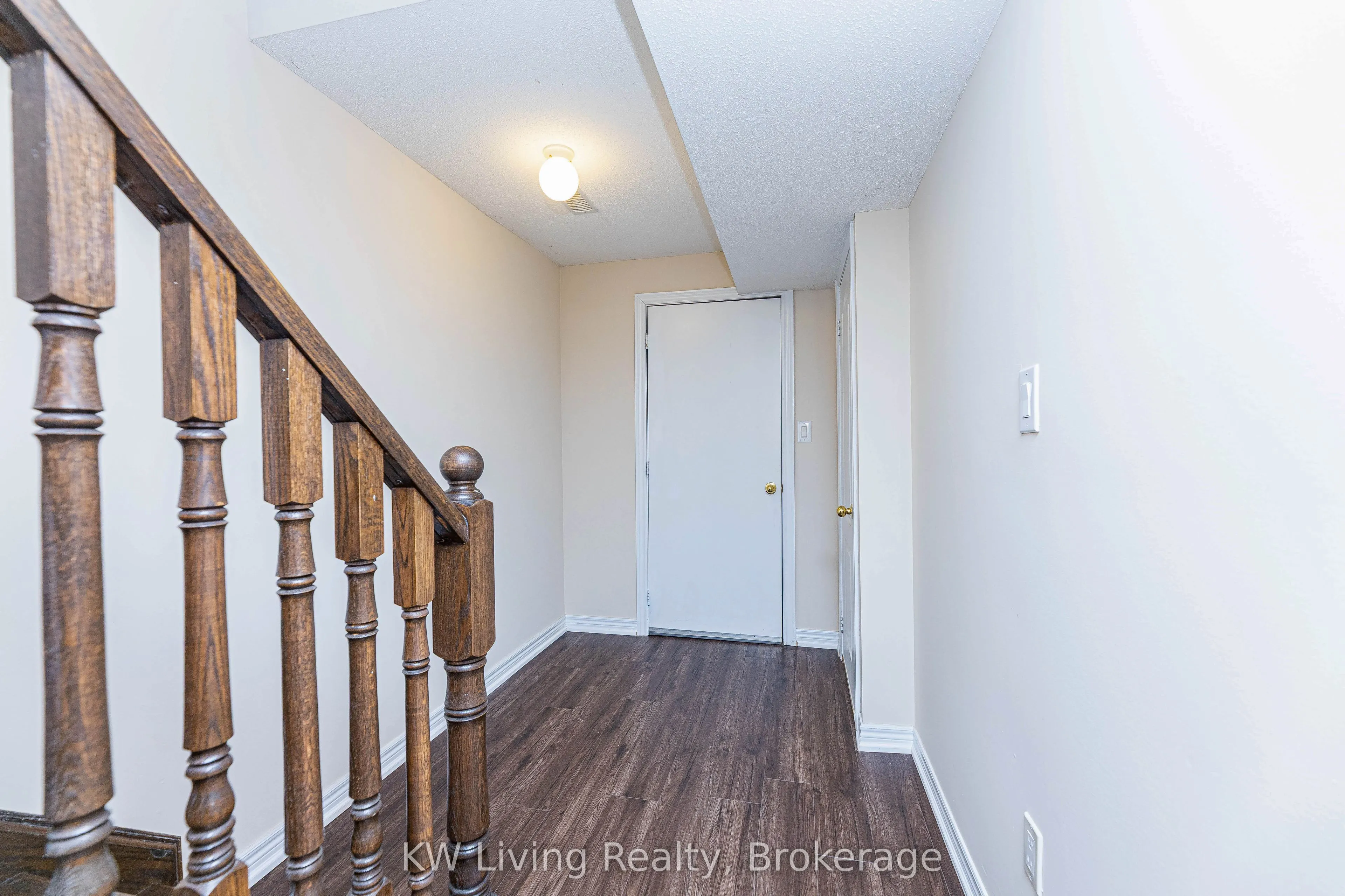 1182 Woodington Lane