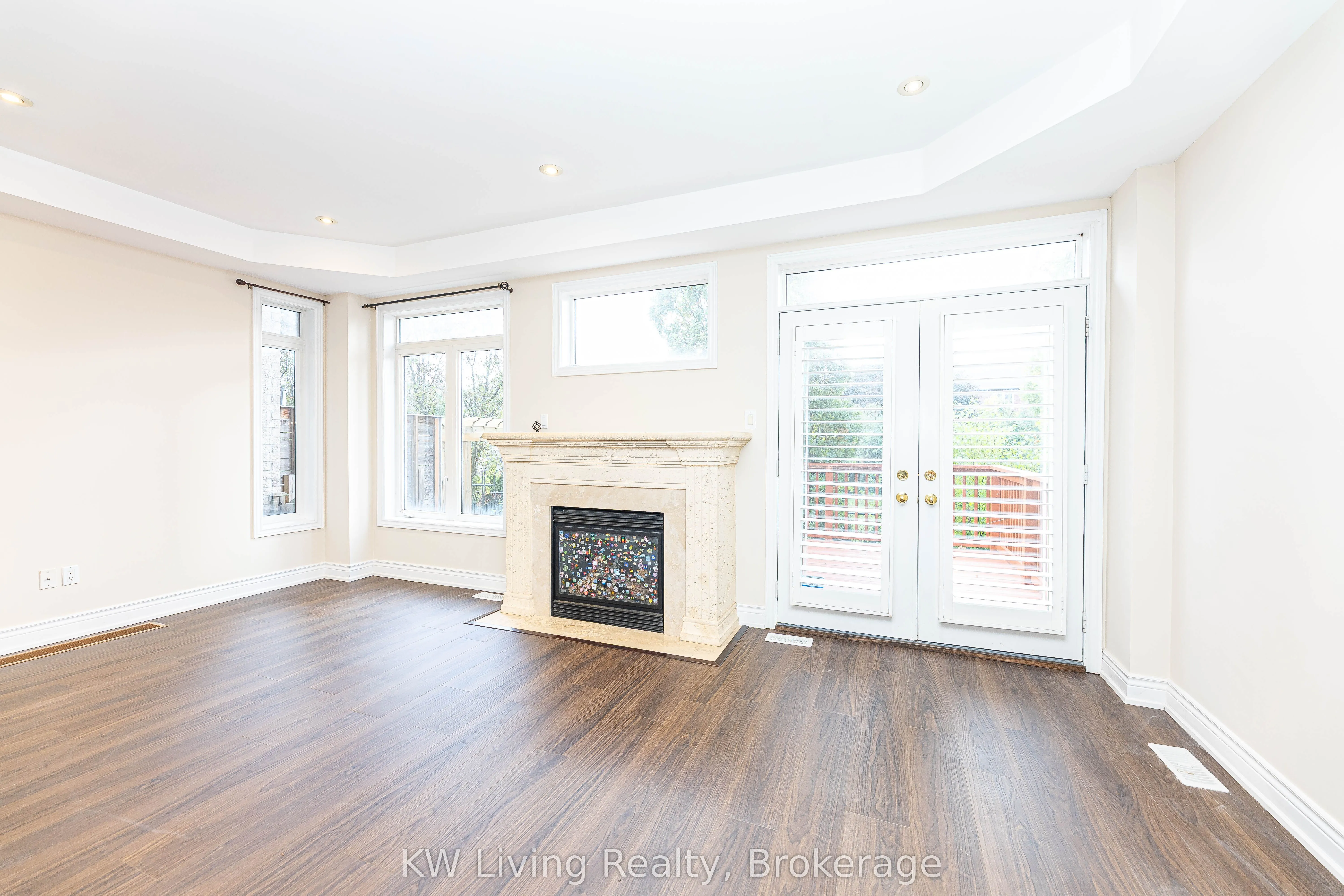 1182 Woodington Lane