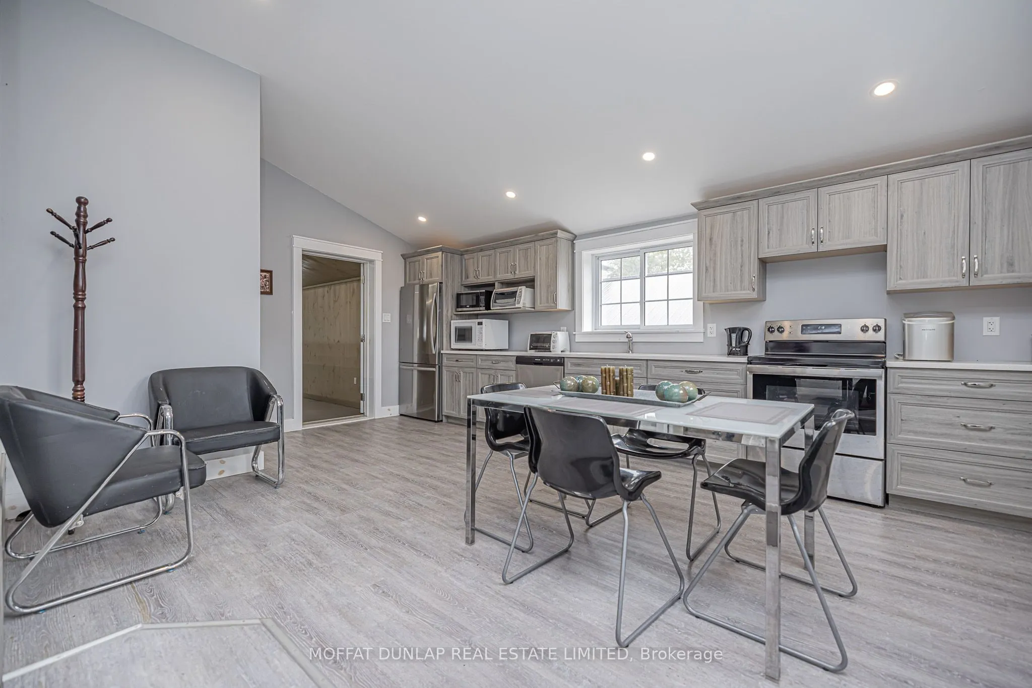 18095 Horseshoe Hill Road