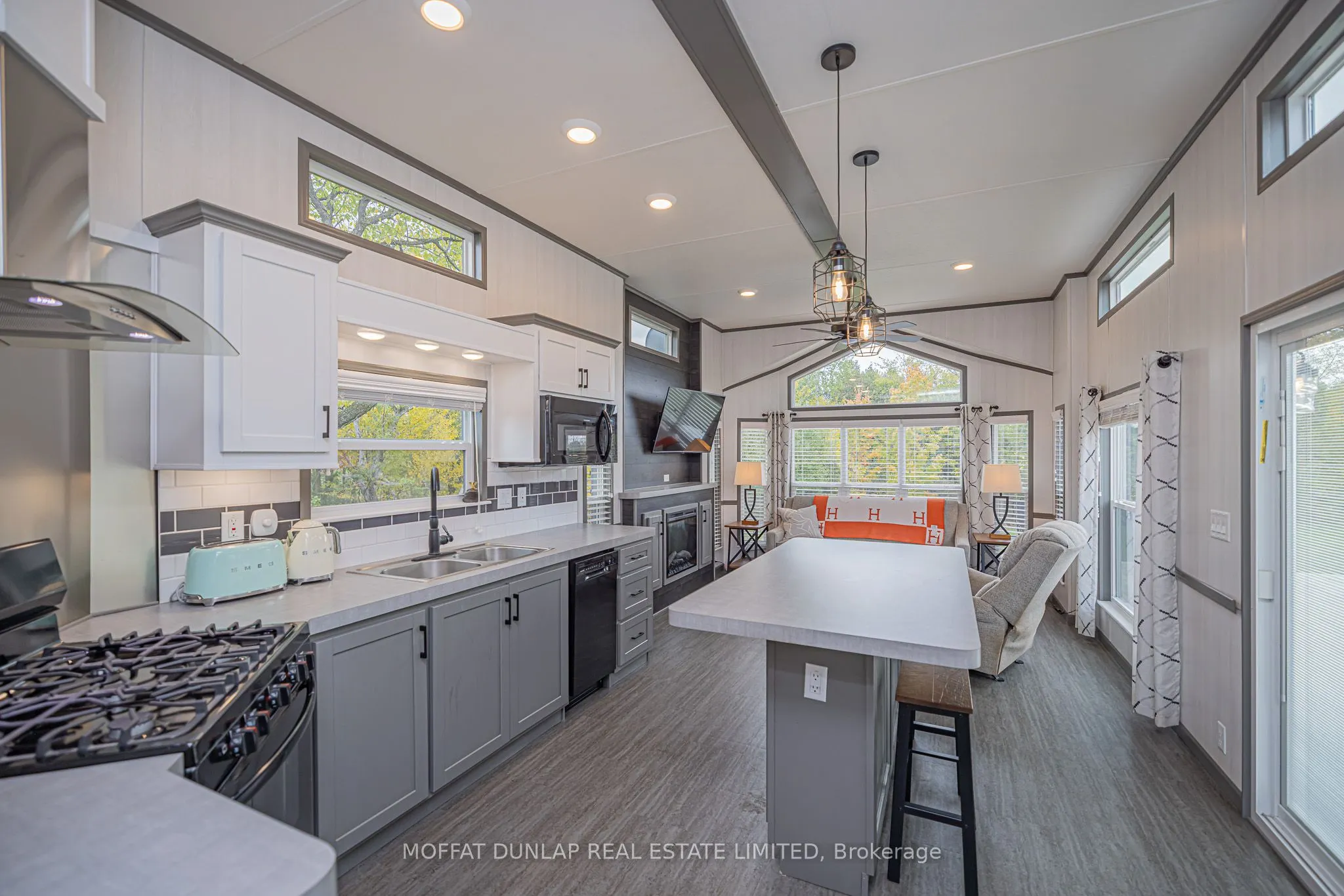 18095 Horseshoe Hill Road