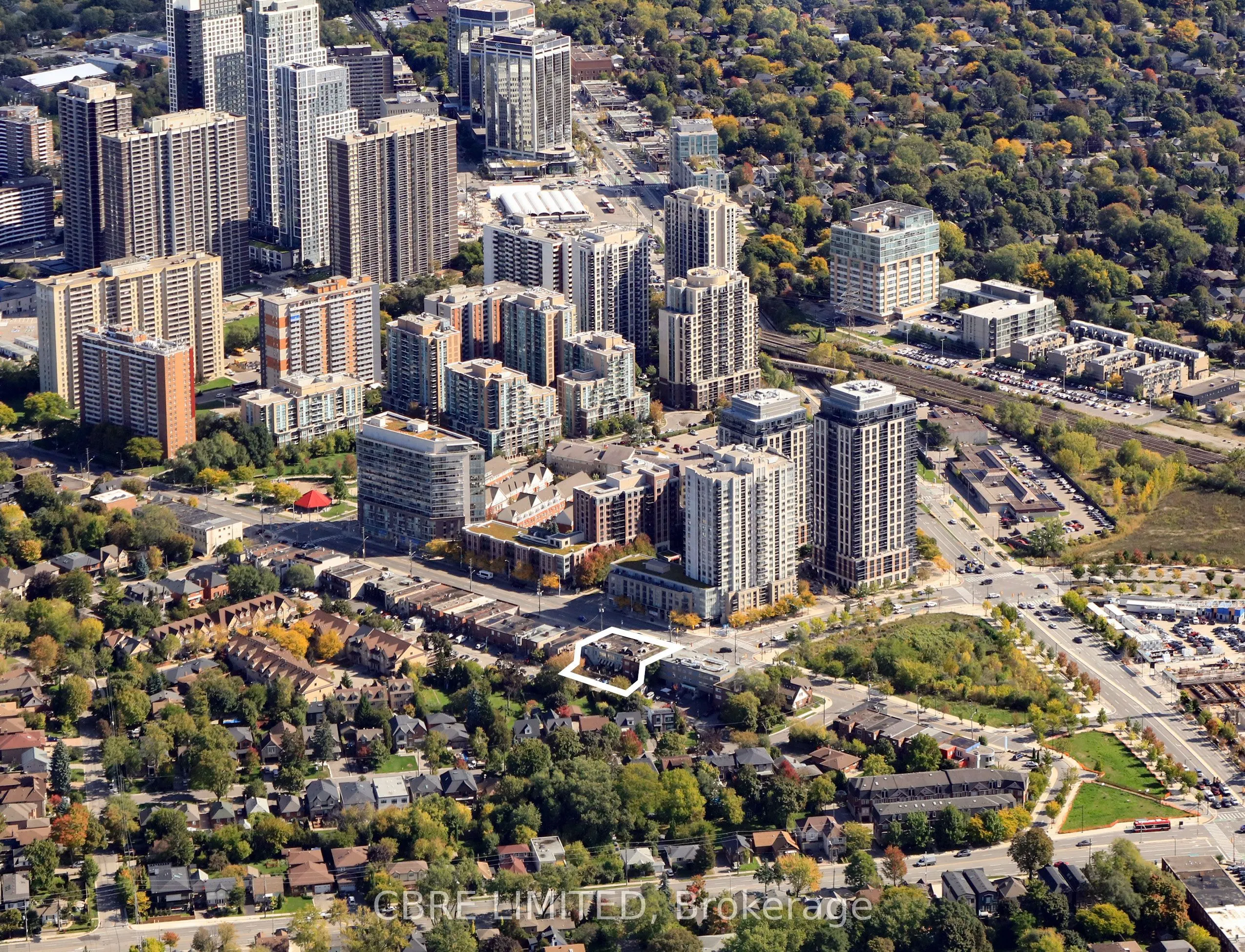 5140* Dundas Street W