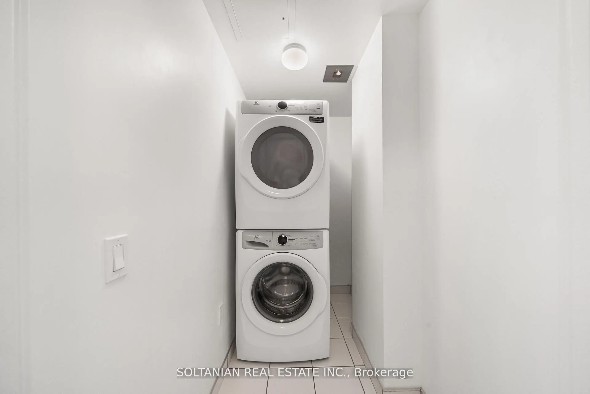 50 George Butchart Drive, #810