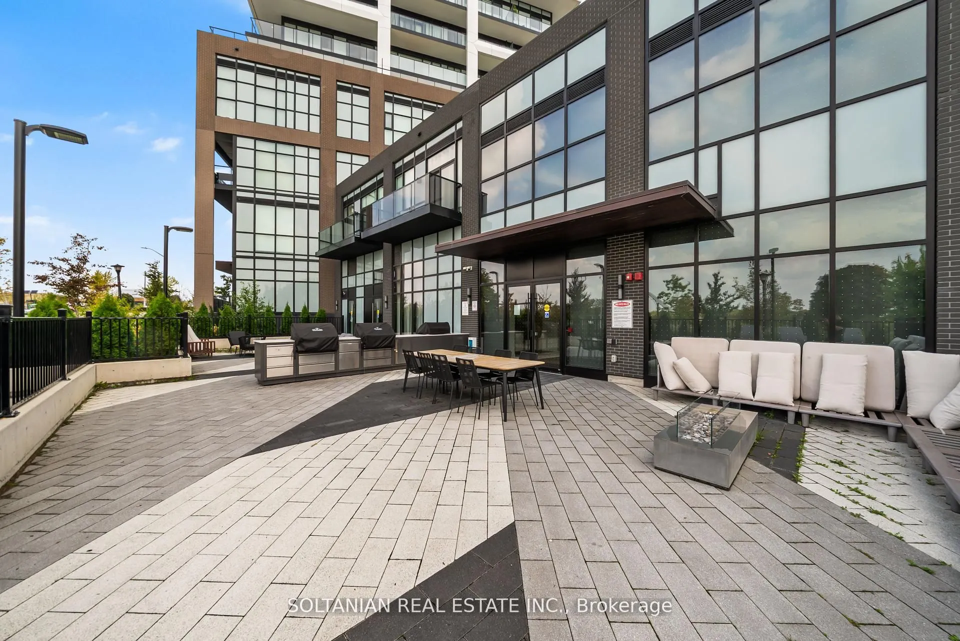 50 George Butchart Drive, #810