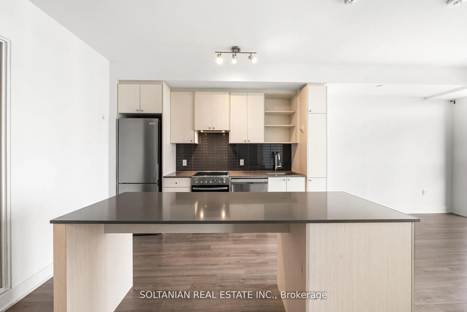 50 George Butchart Drive, #810