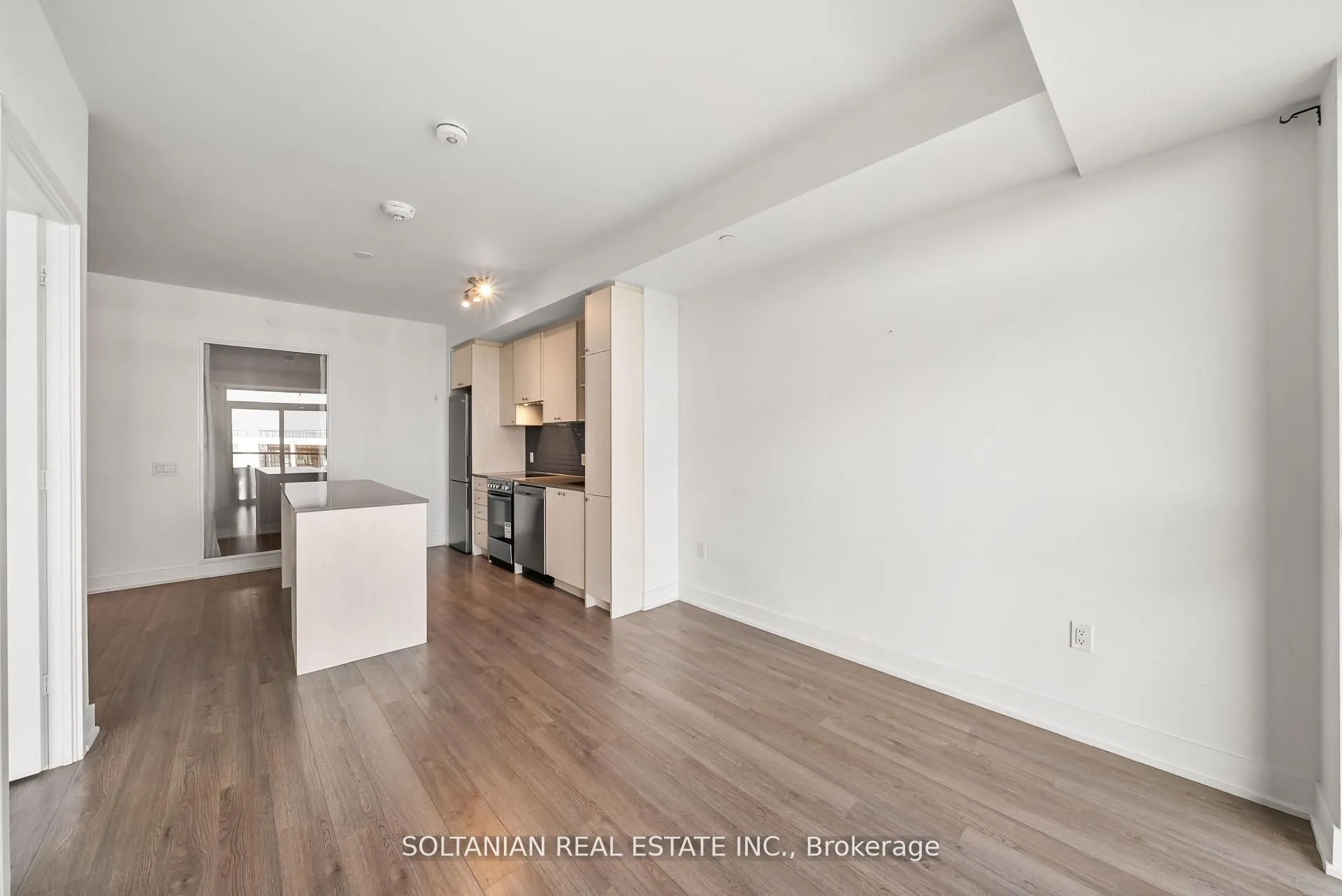 50 George Butchart Drive, #810