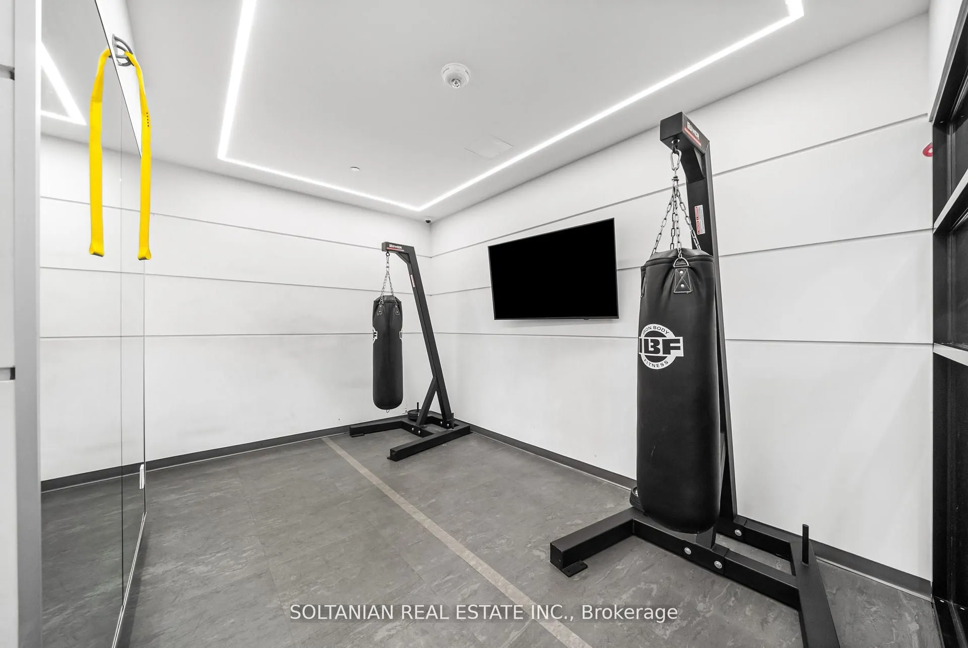 50 George Butchart Drive, #810