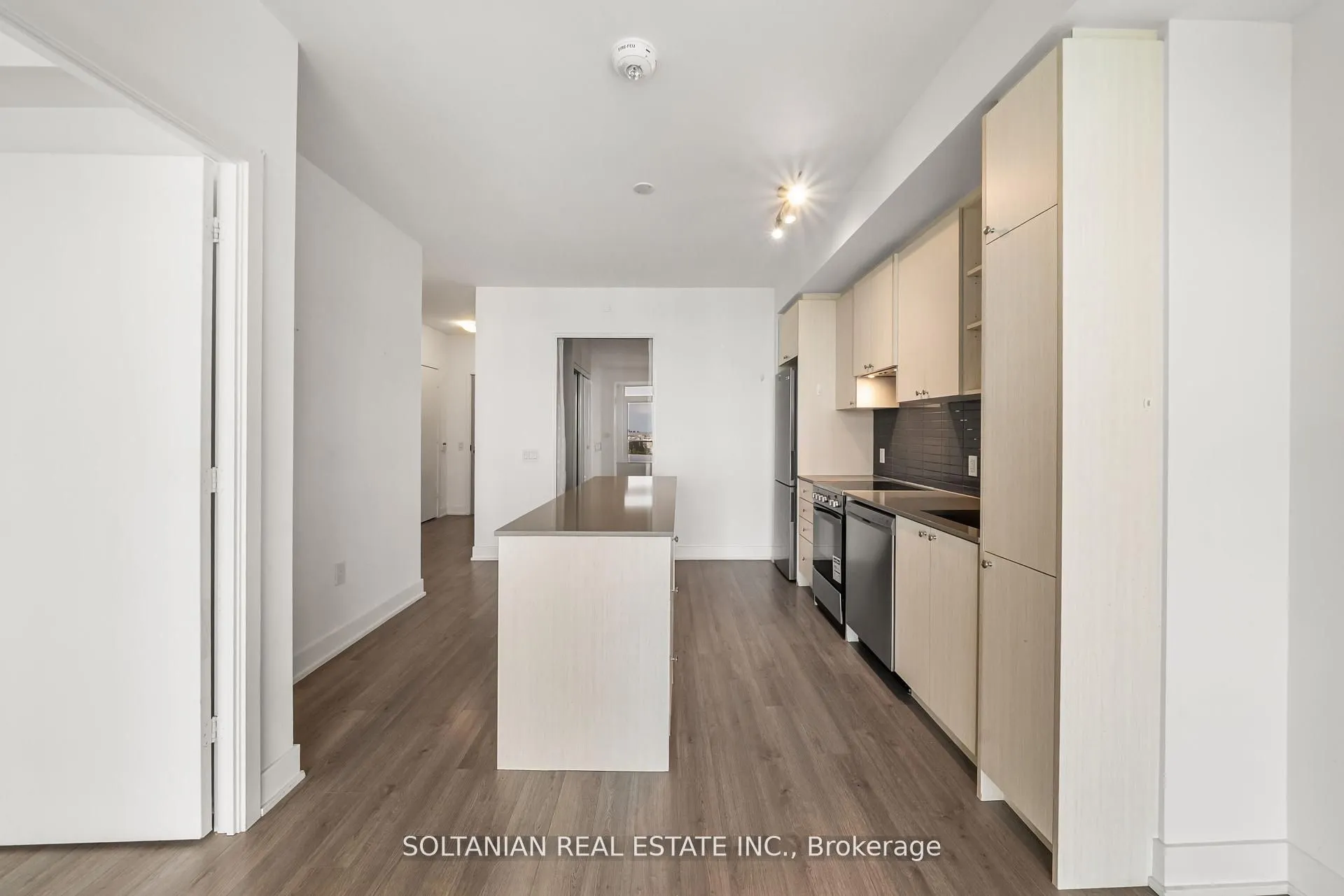 50 George Butchart Drive, #810