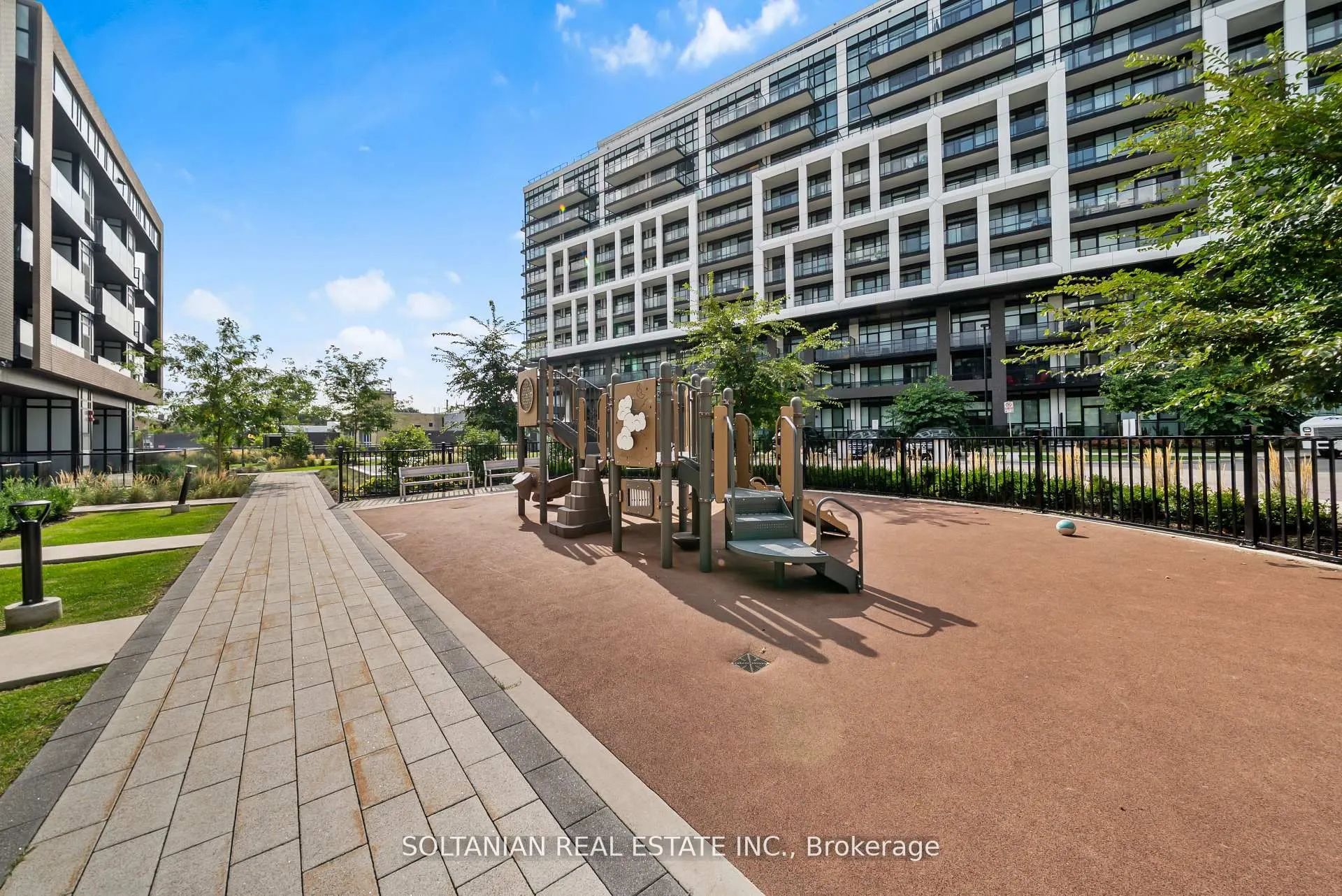 50 George Butchart Drive, #810