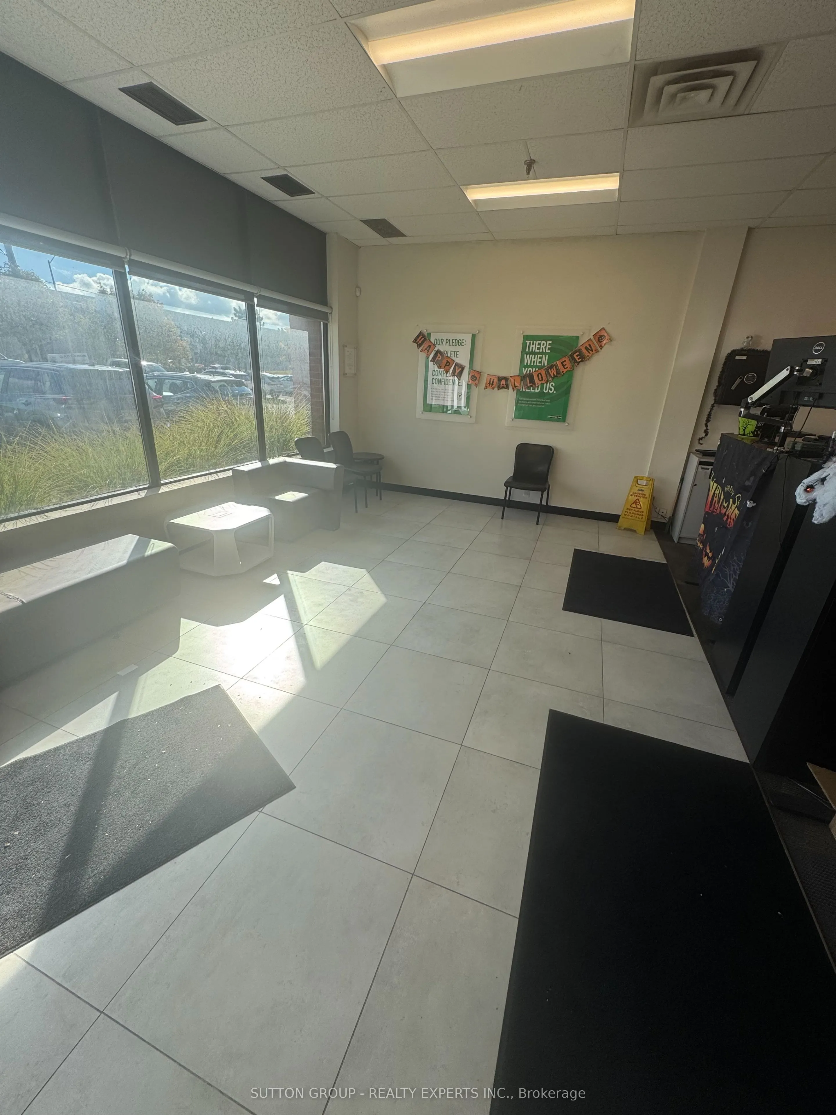 2074 Steeles Avenue E, #18