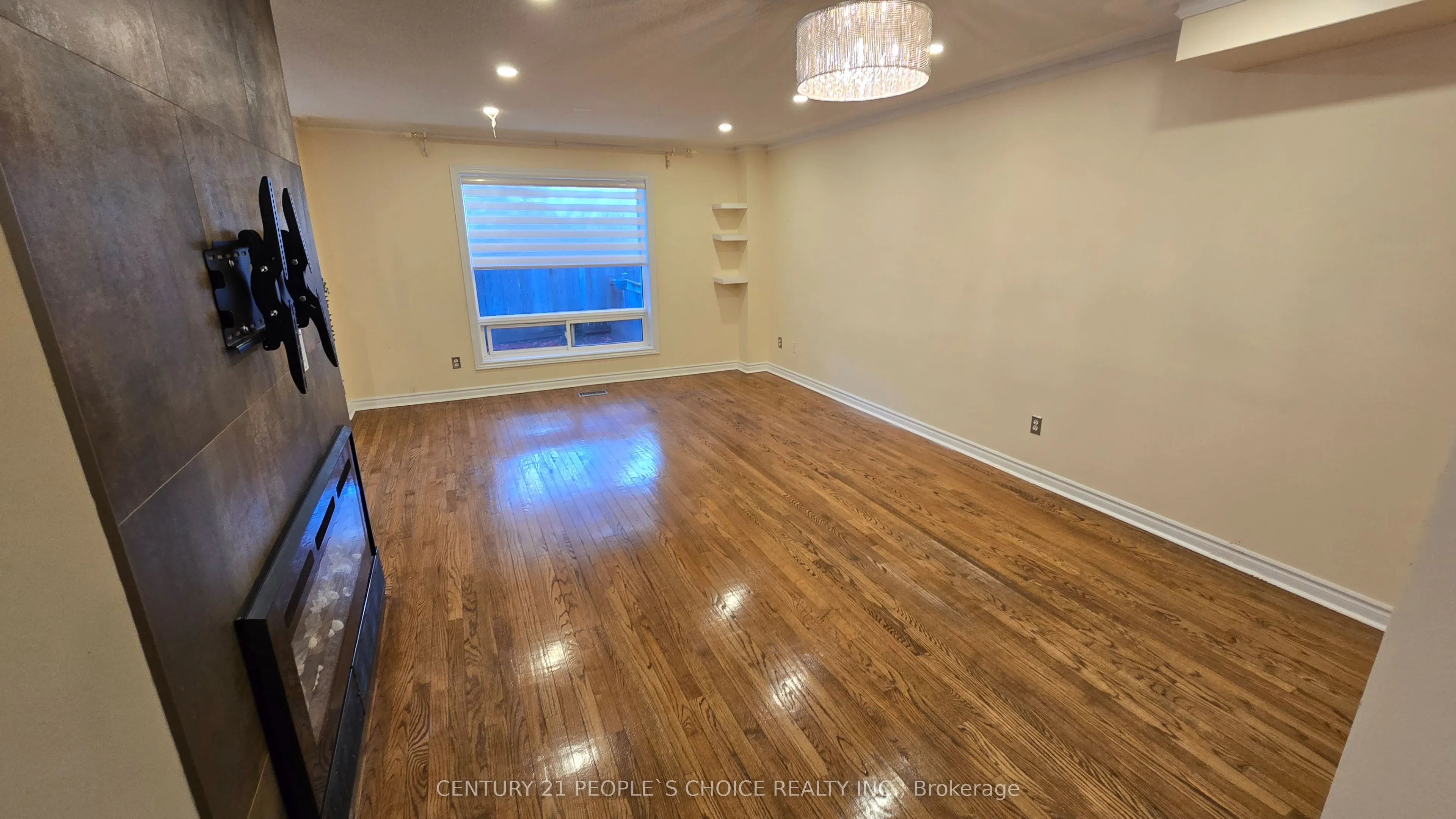 5223 Fairford Crescent, #79