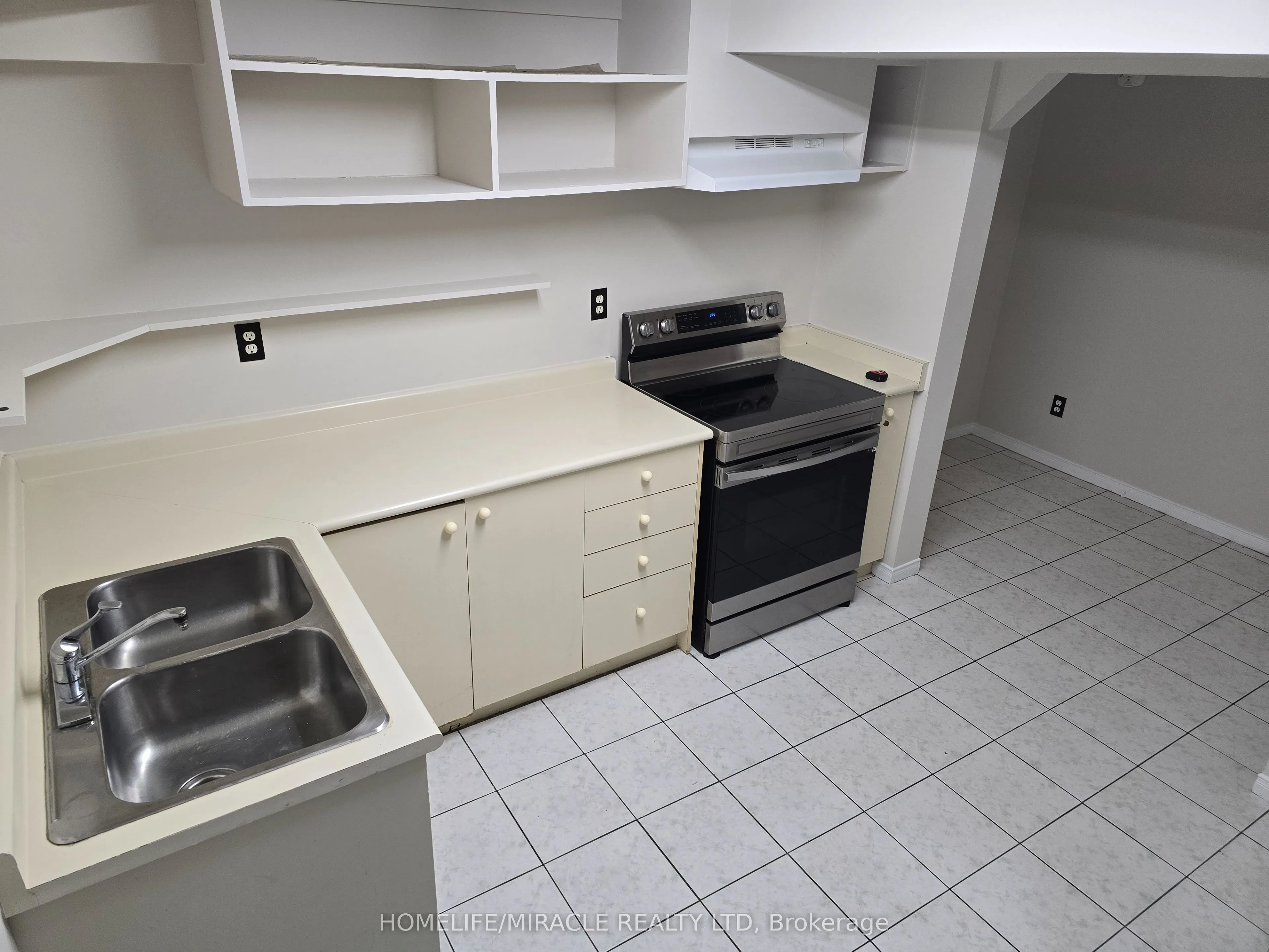 1128 Swinbourne Drive, #BSMT