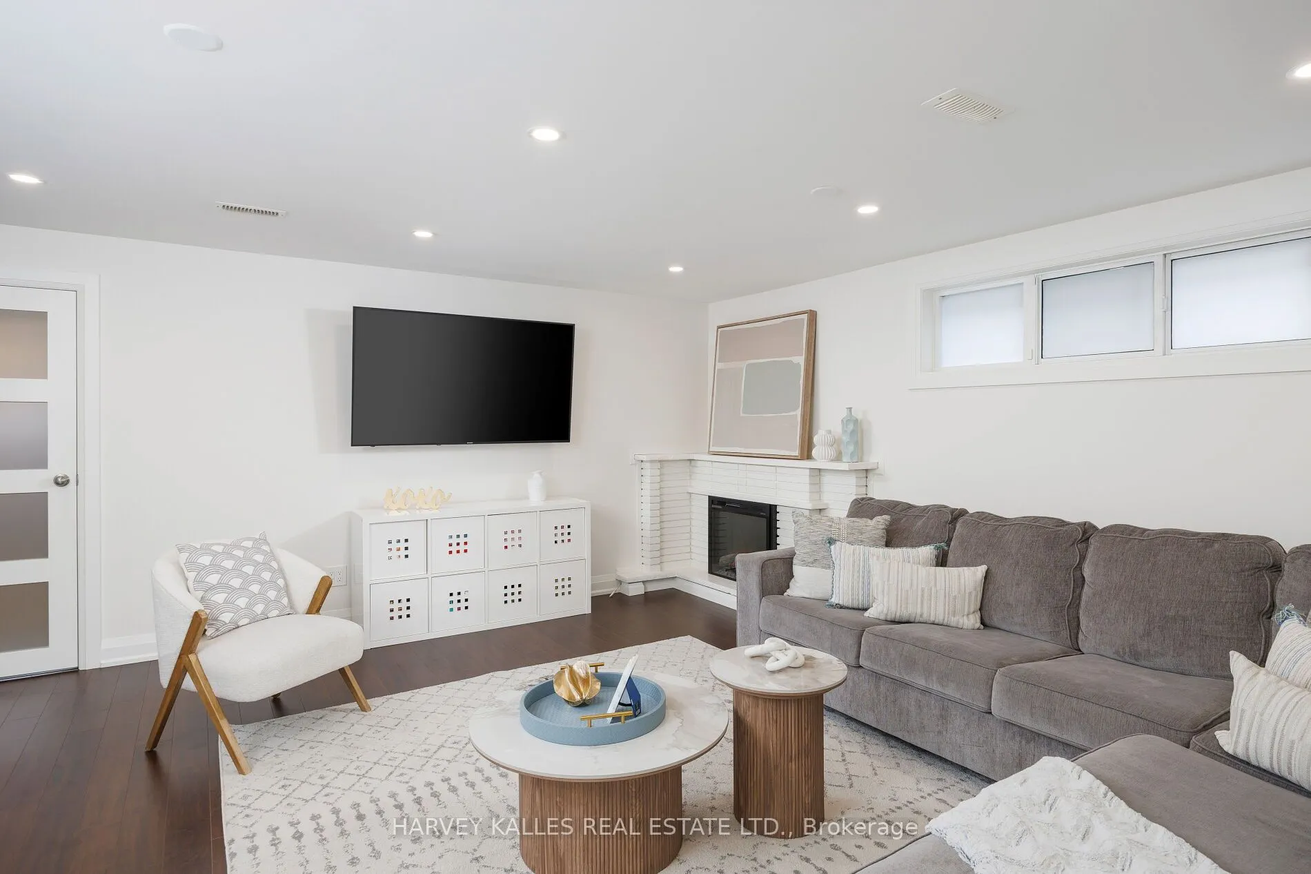 73 Summitcrest Drive