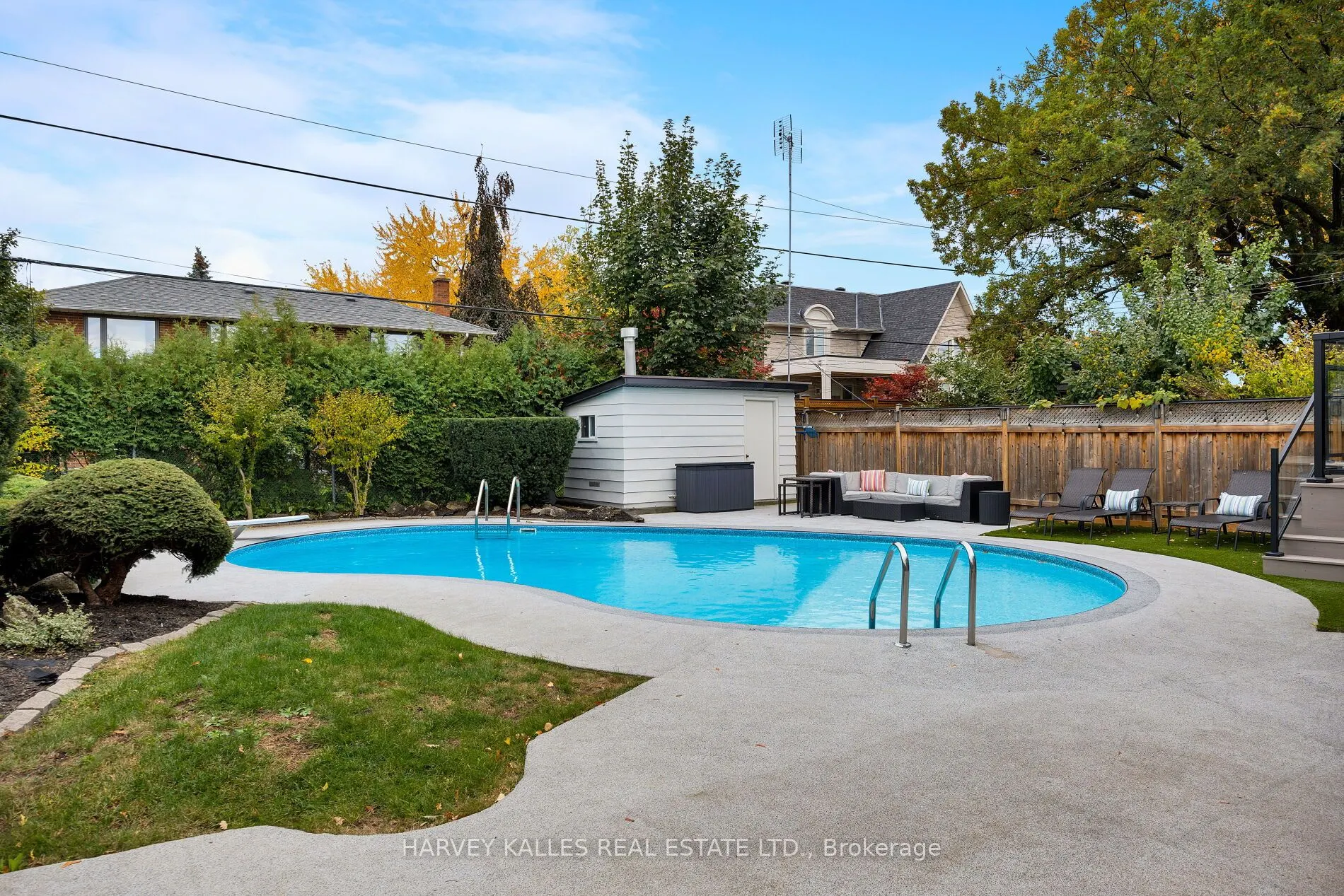 73 Summitcrest Drive