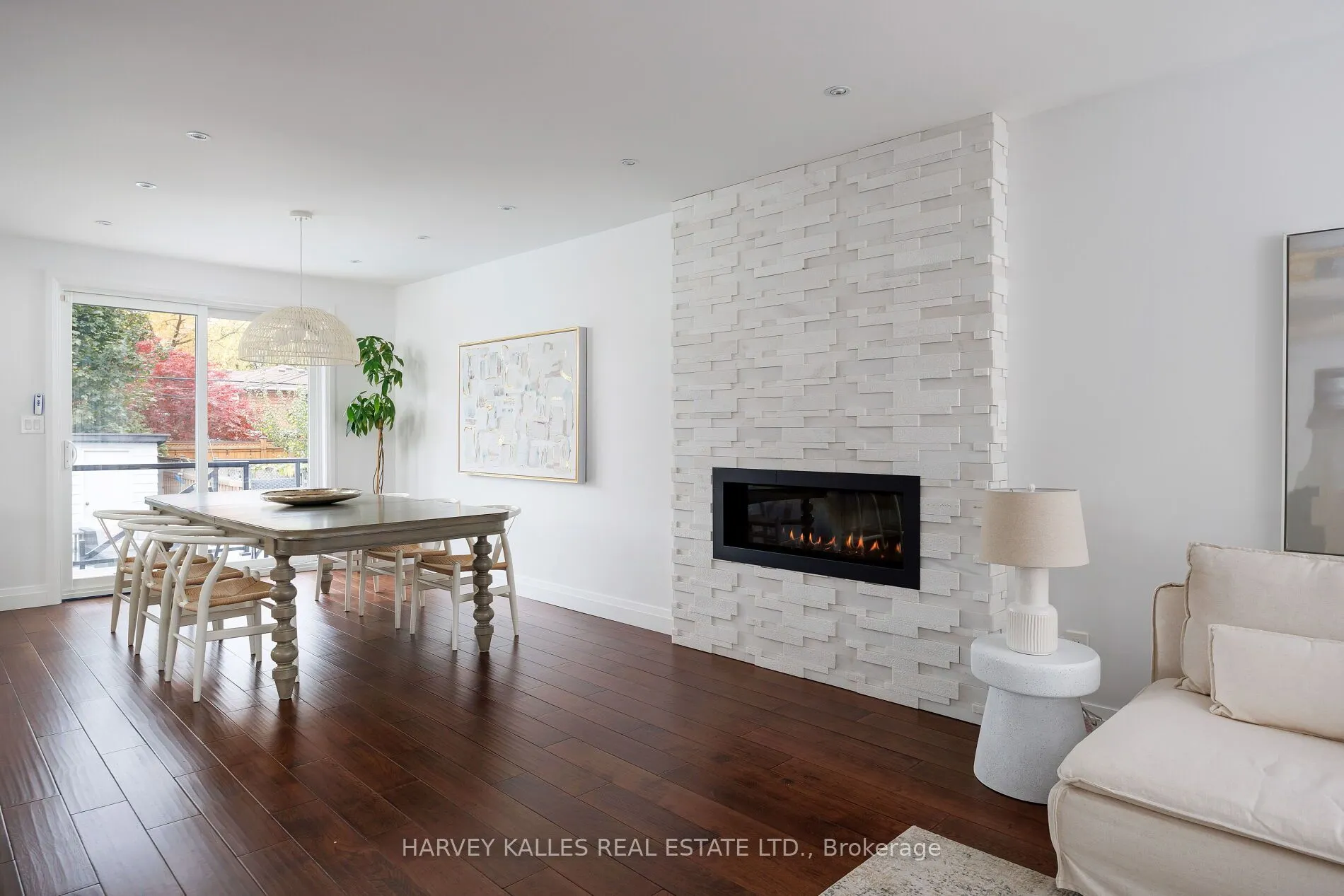 73 Summitcrest Drive