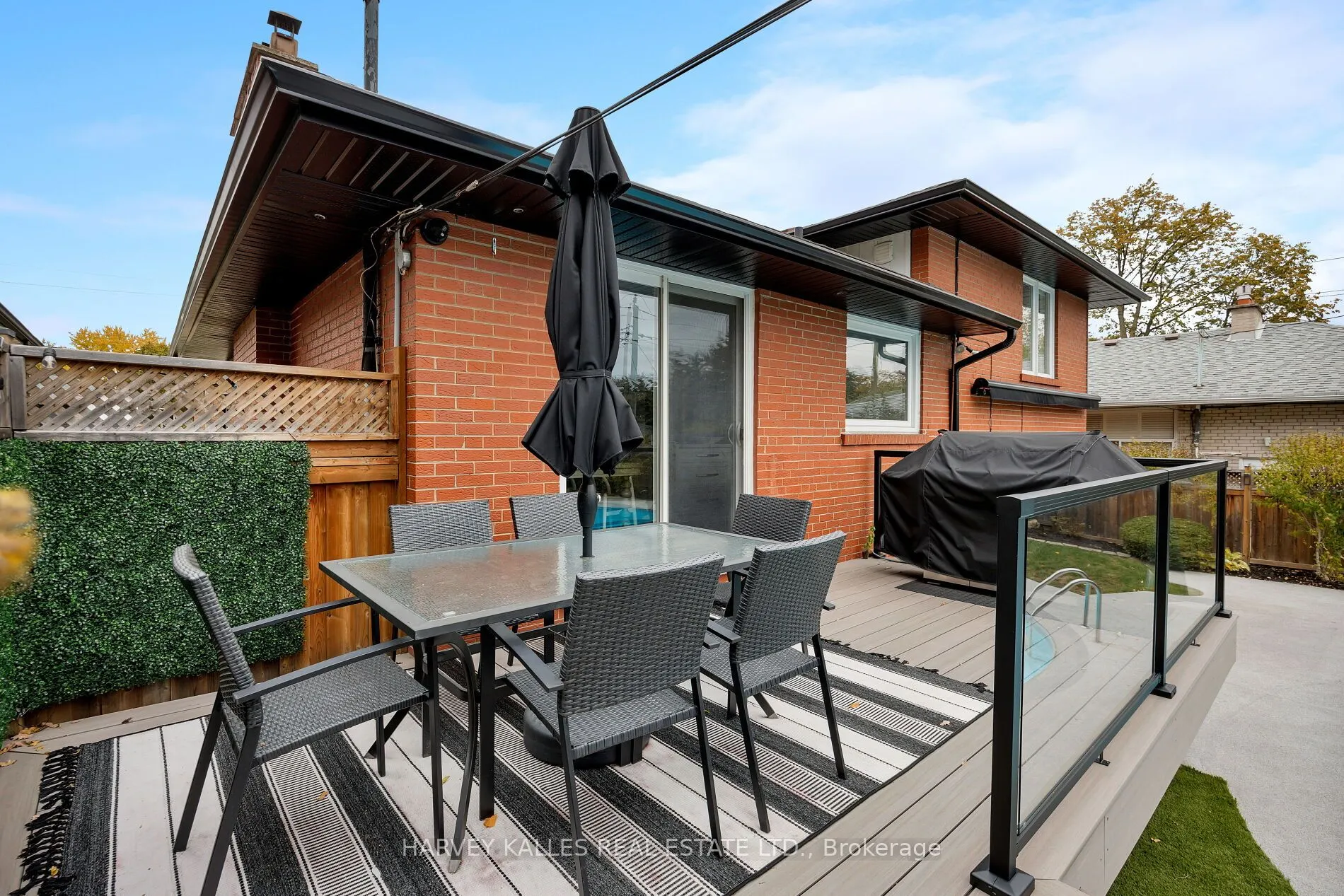 73 Summitcrest Drive