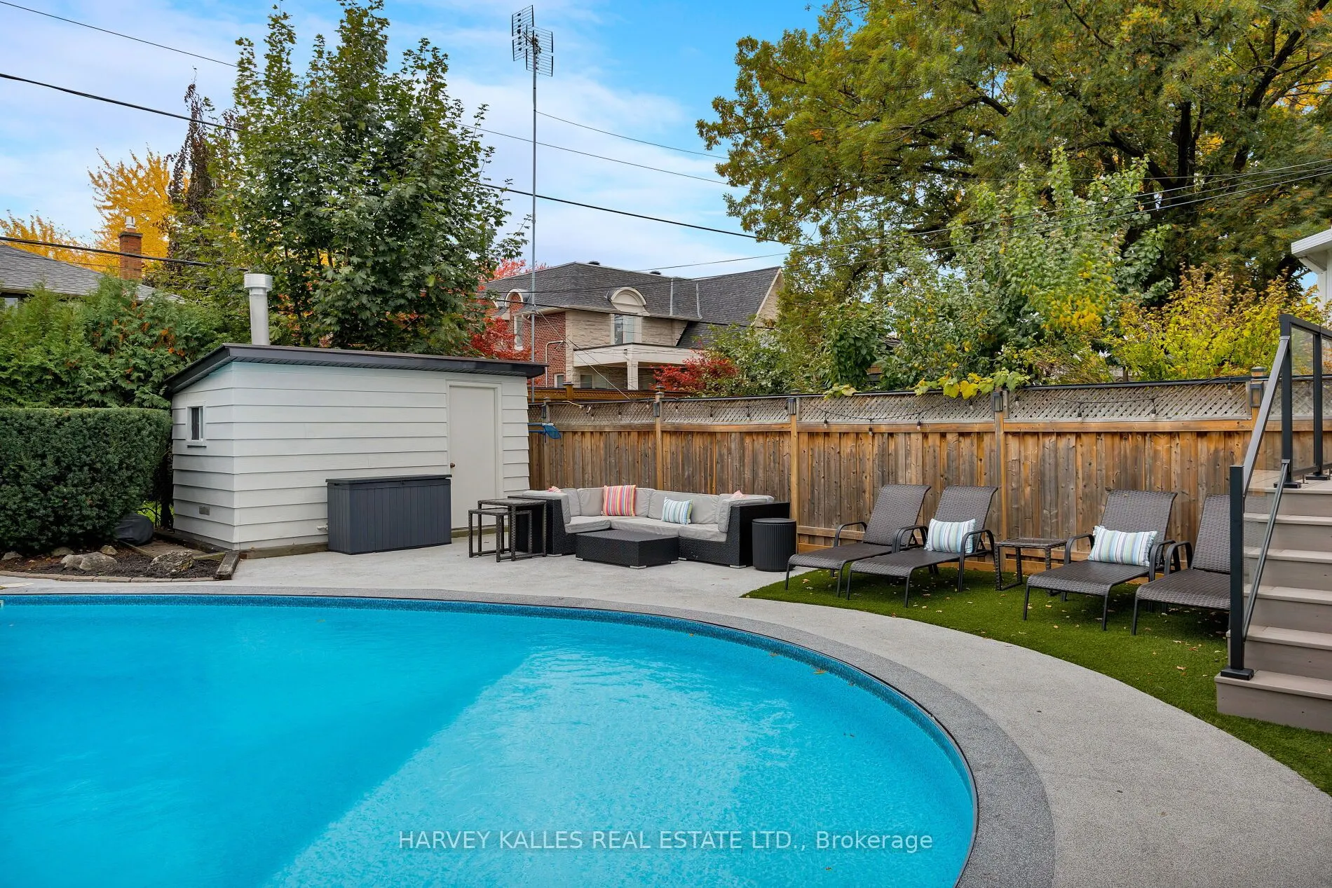 73 Summitcrest Drive