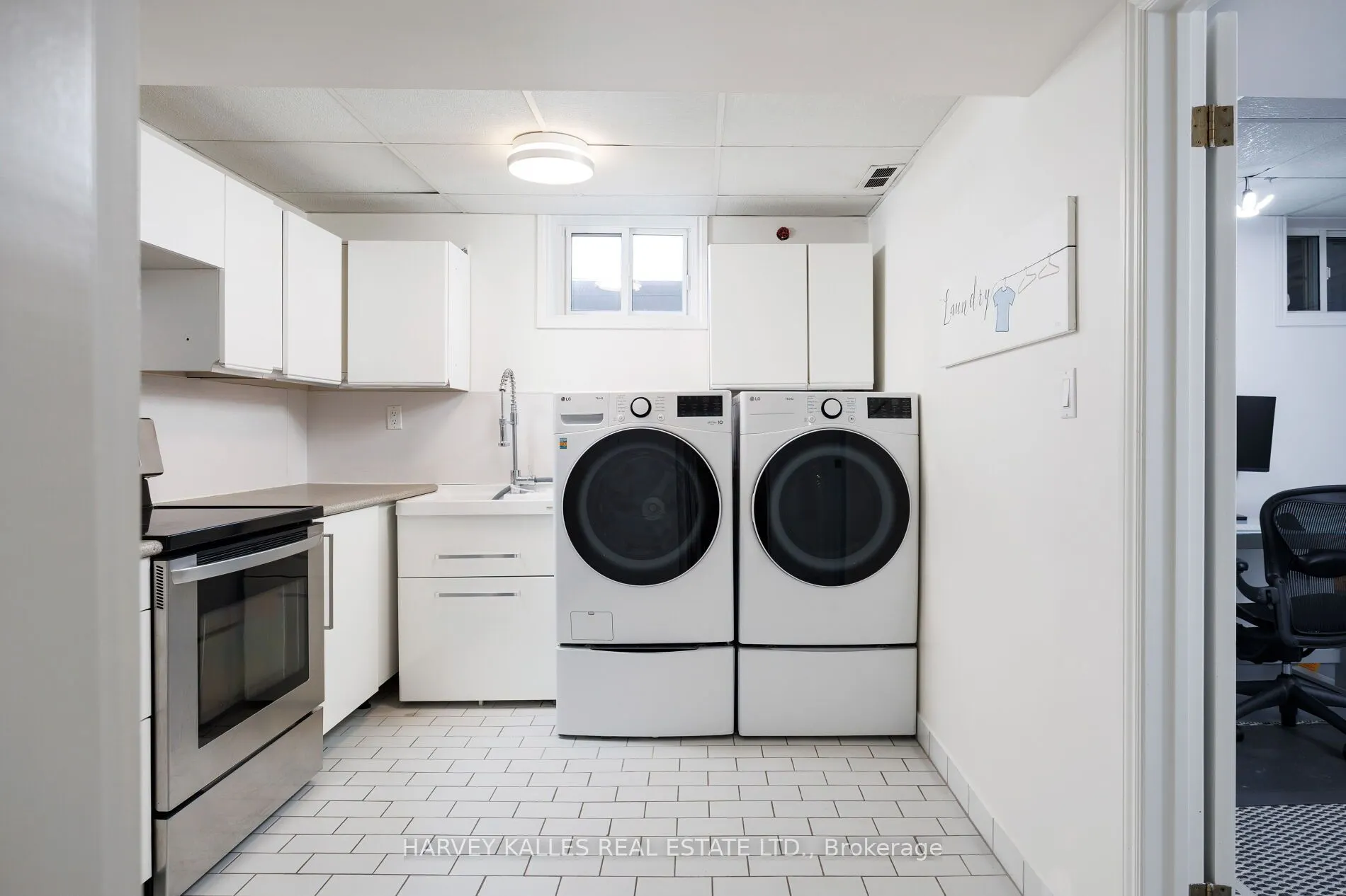 73 Summitcrest Drive