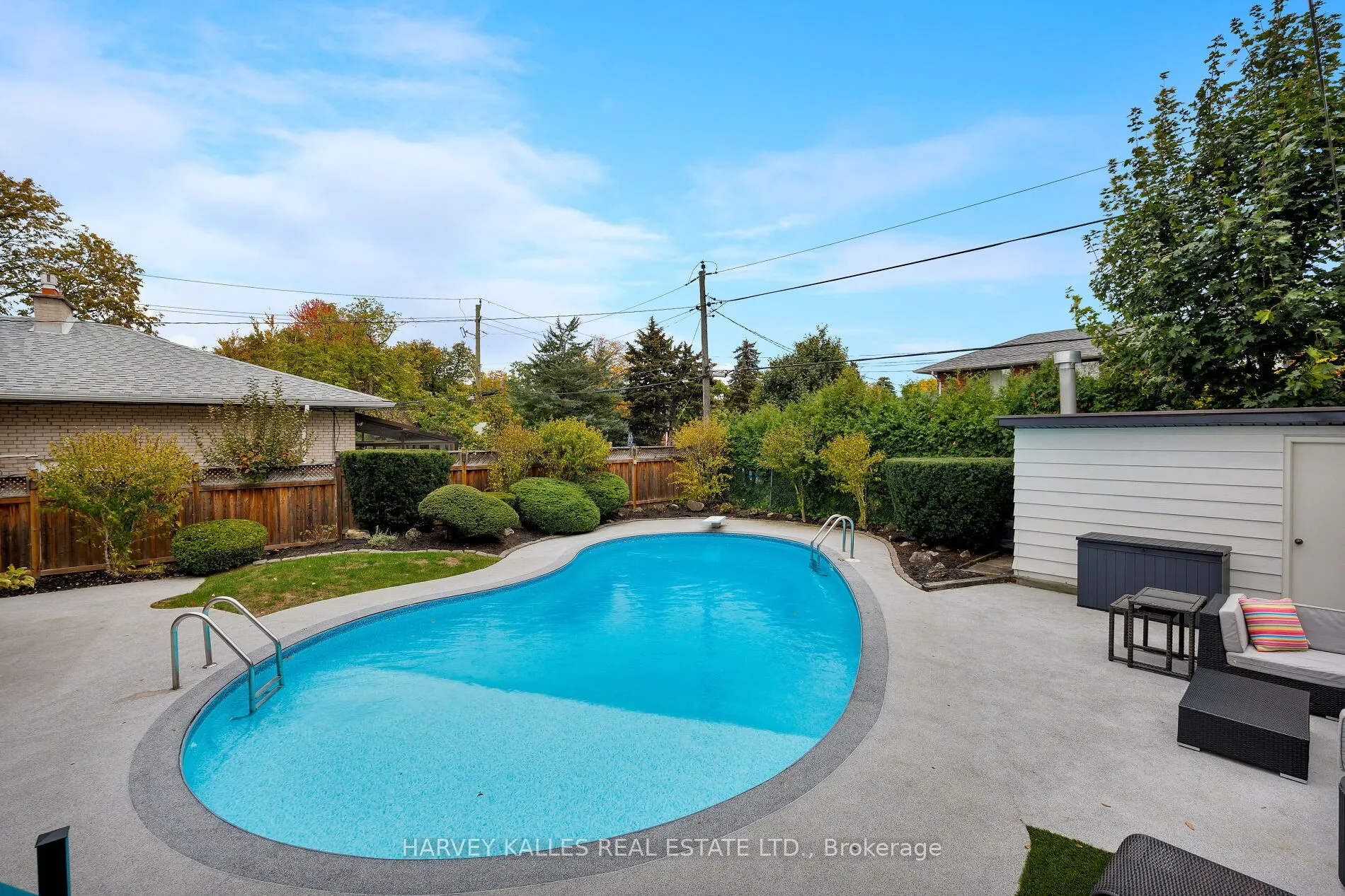 73 Summitcrest Drive