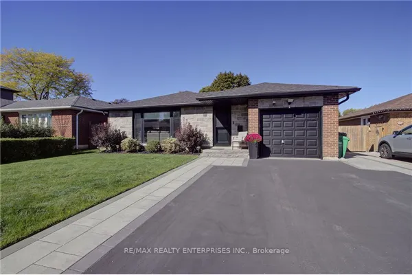 8 Deerfield Crescent