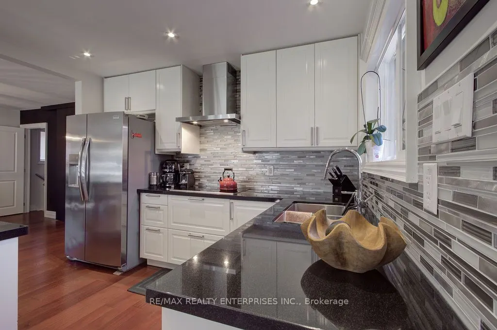 8 Deerfield Crescent