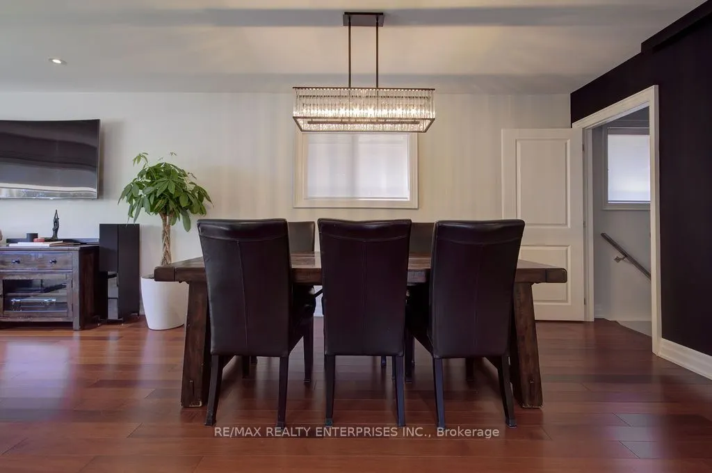 8 Deerfield Crescent