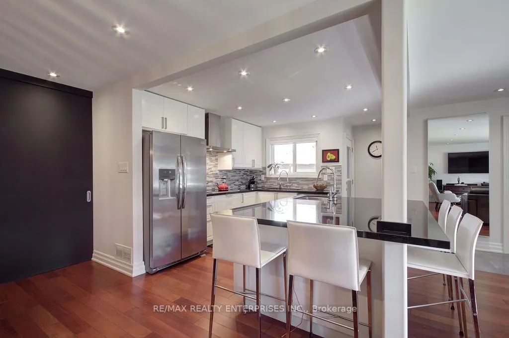 8 Deerfield Crescent