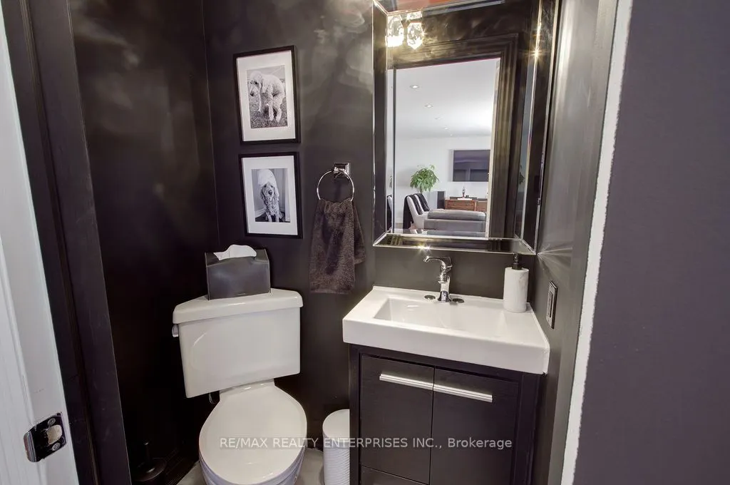 8 Deerfield Crescent