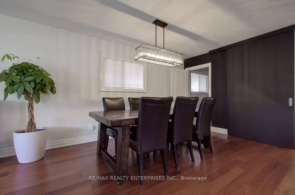 8 Deerfield Crescent