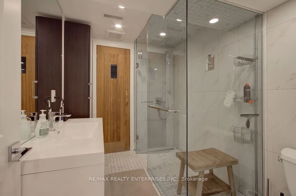 8 Deerfield Crescent