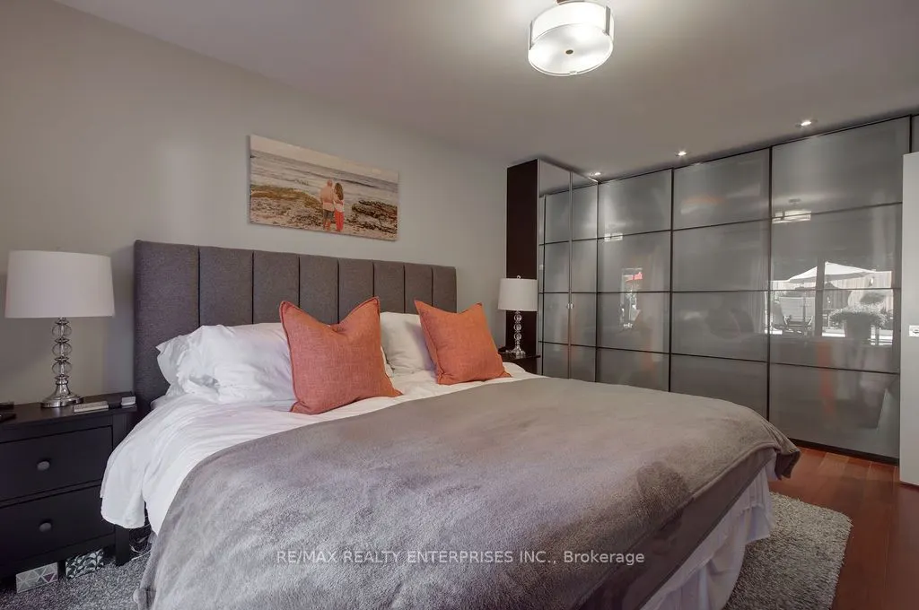 8 Deerfield Crescent