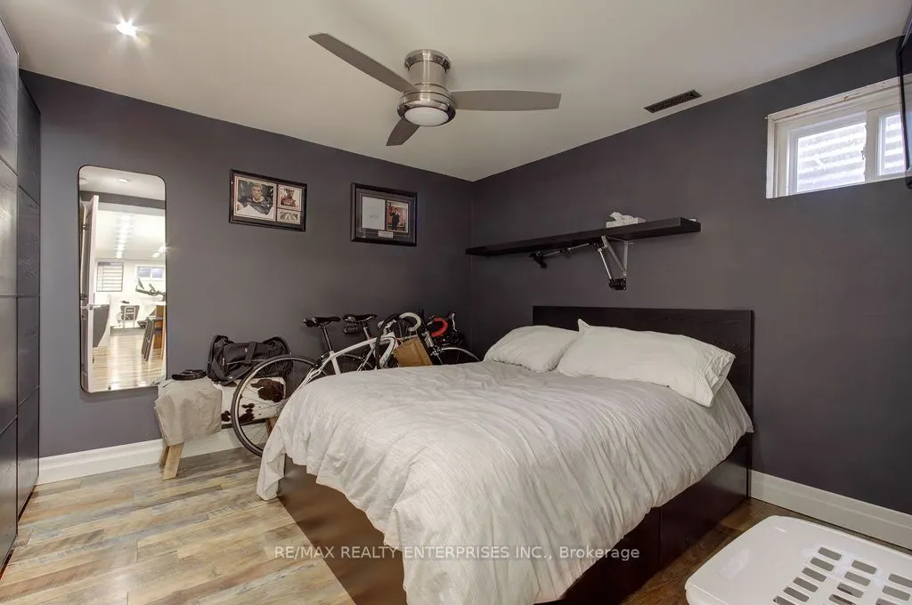 8 Deerfield Crescent