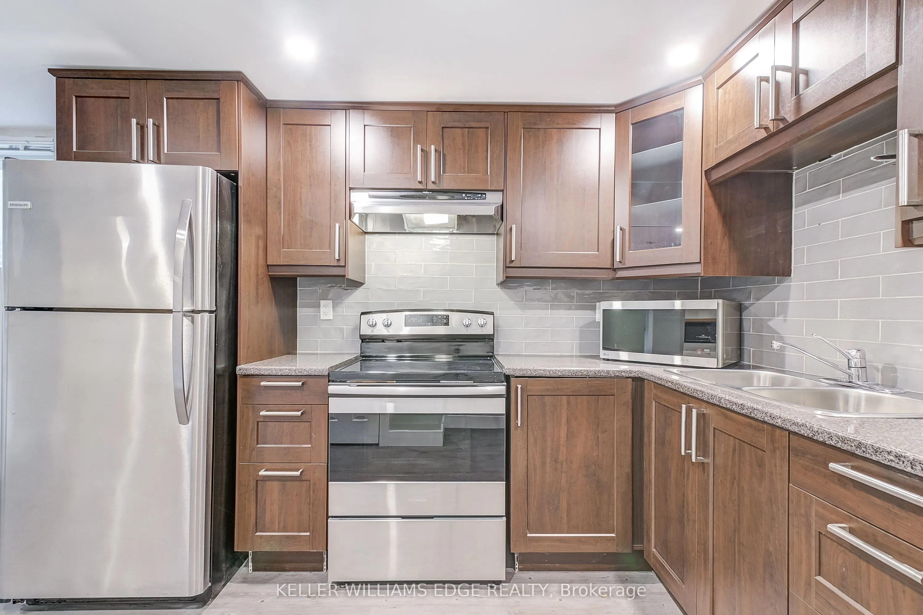 672 Castleguard Crescent, #2