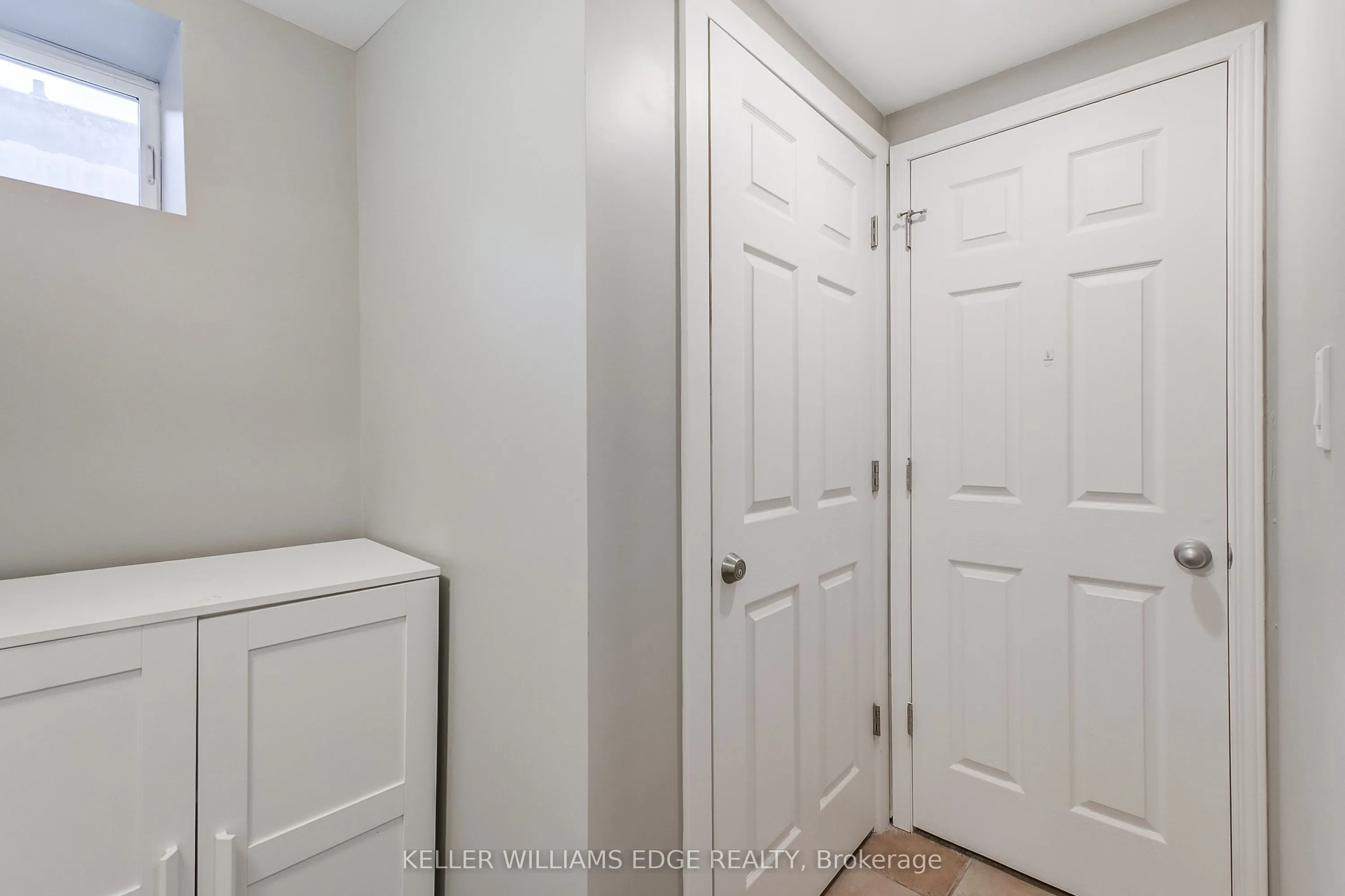 672 Castleguard Crescent, #2