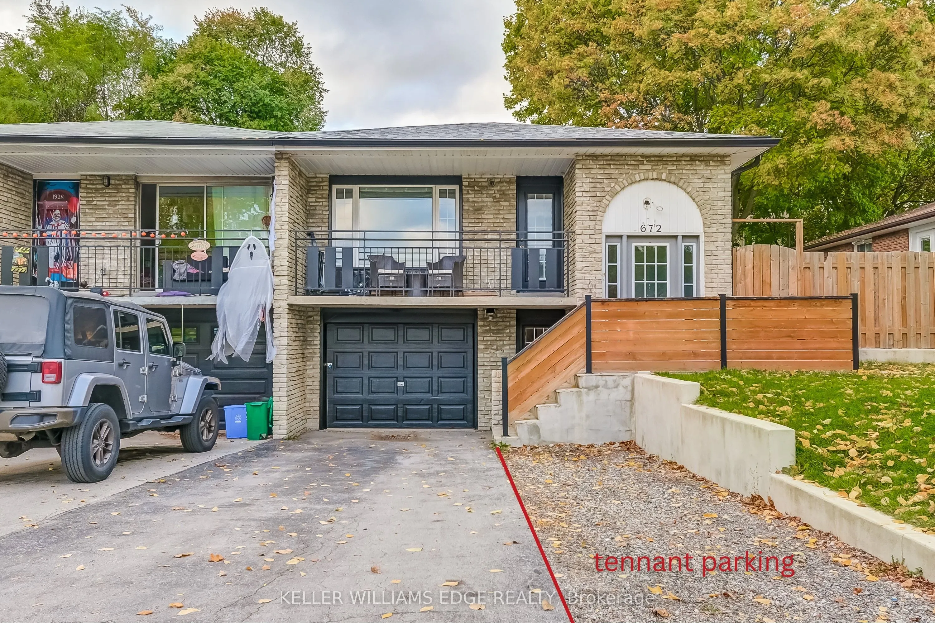 672 Castleguard Crescent, #2