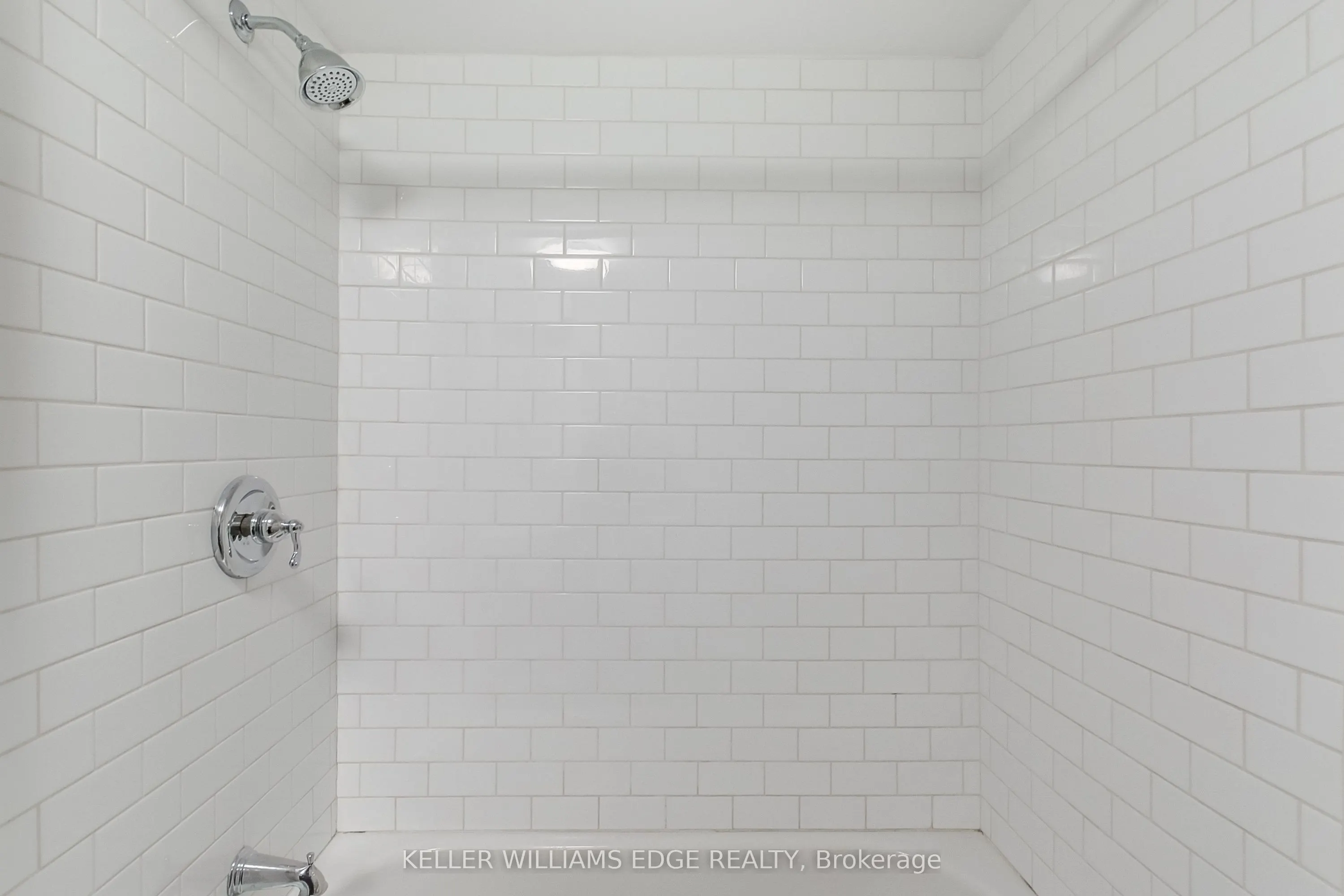 672 Castleguard Crescent, #2