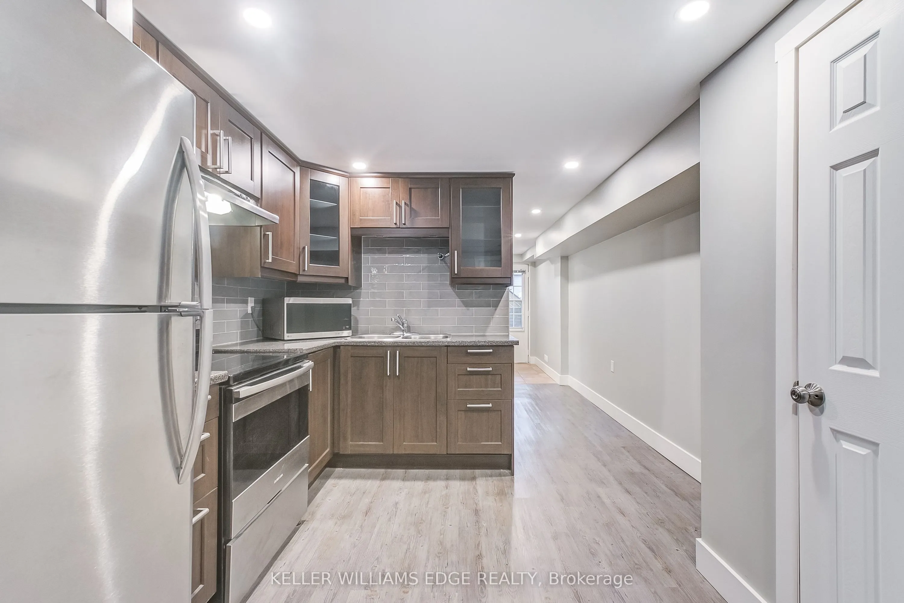 672 Castleguard Crescent, #2