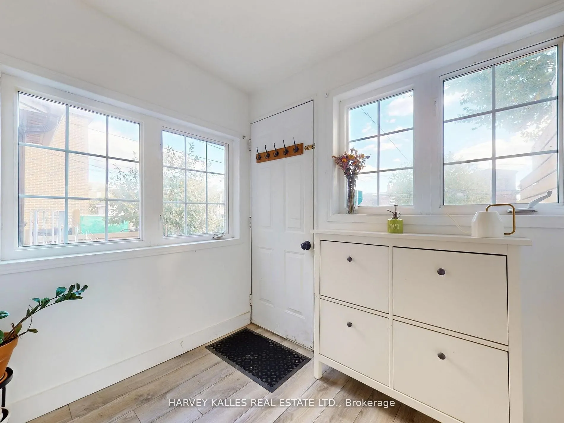 211 Rosemount Avenue