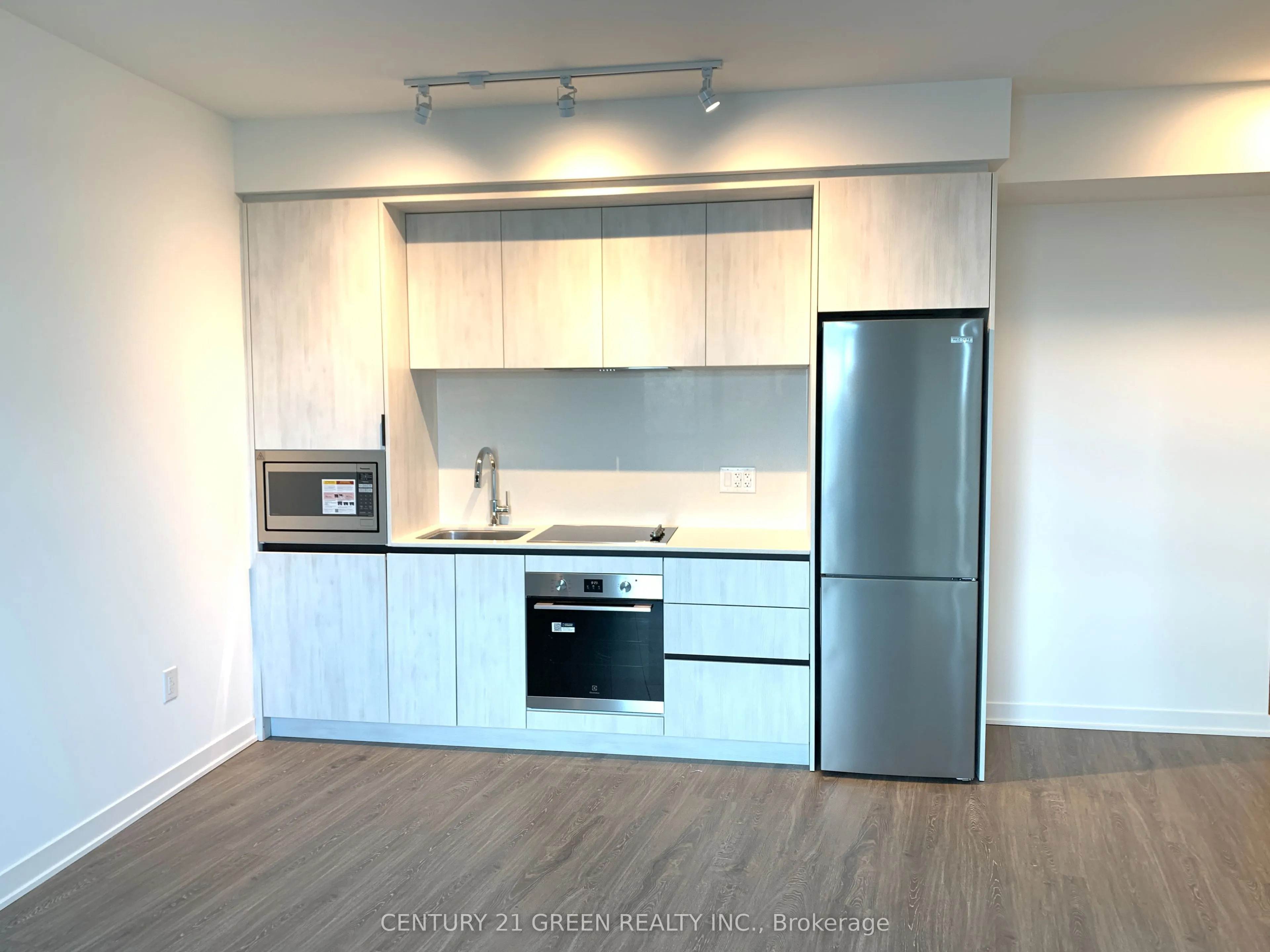 2495 Eglinton Avenue W, #2013