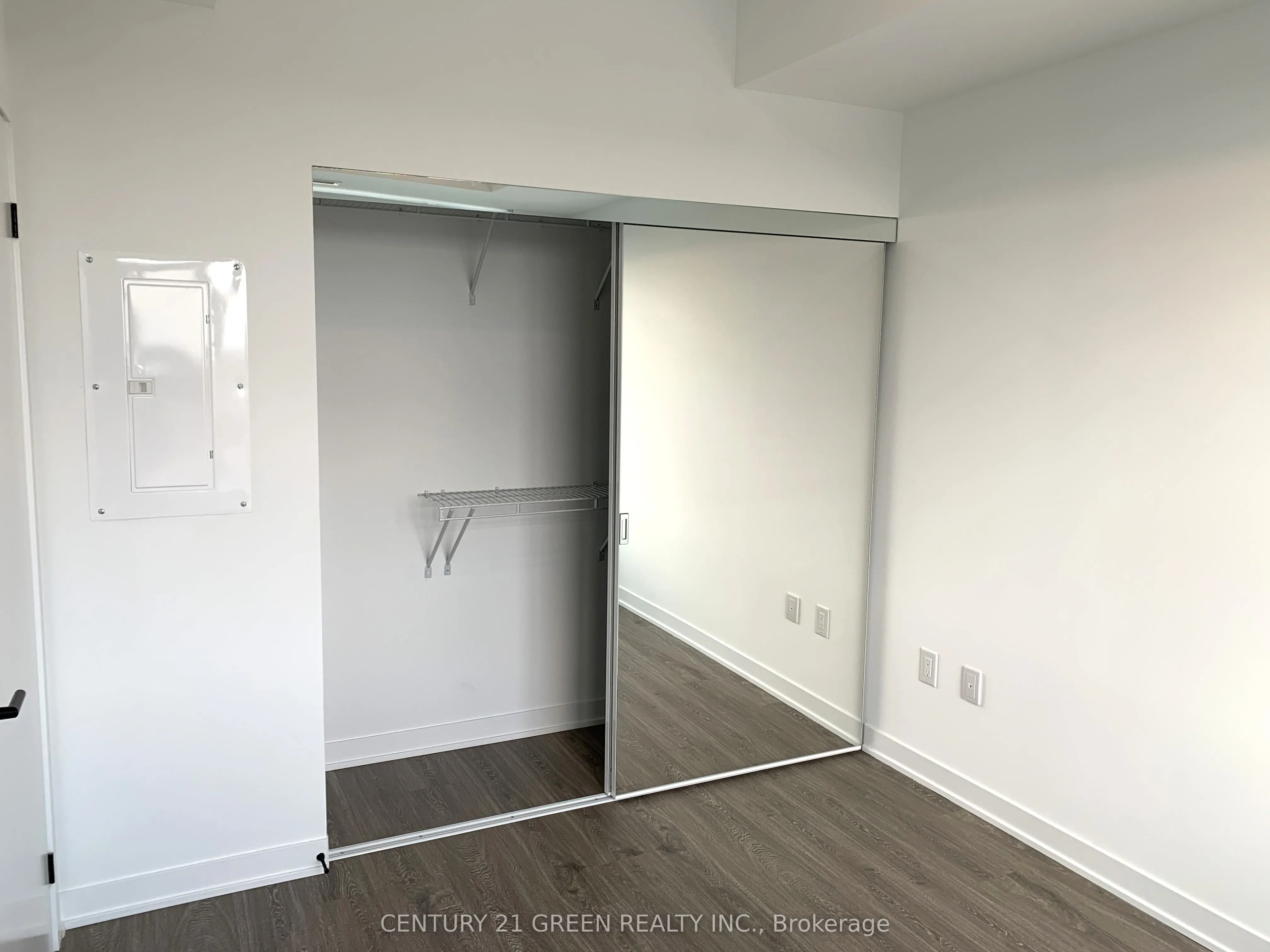 2495 Eglinton Avenue W, #2013