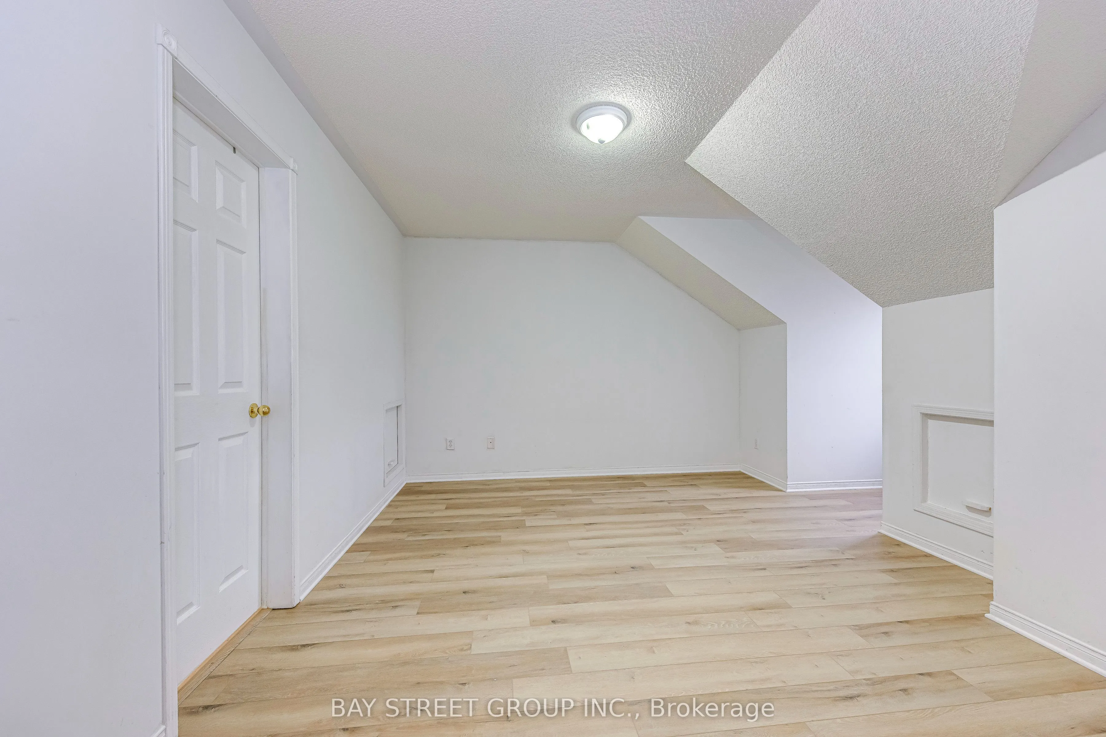 5260 Mcfarren Boulevard, #102