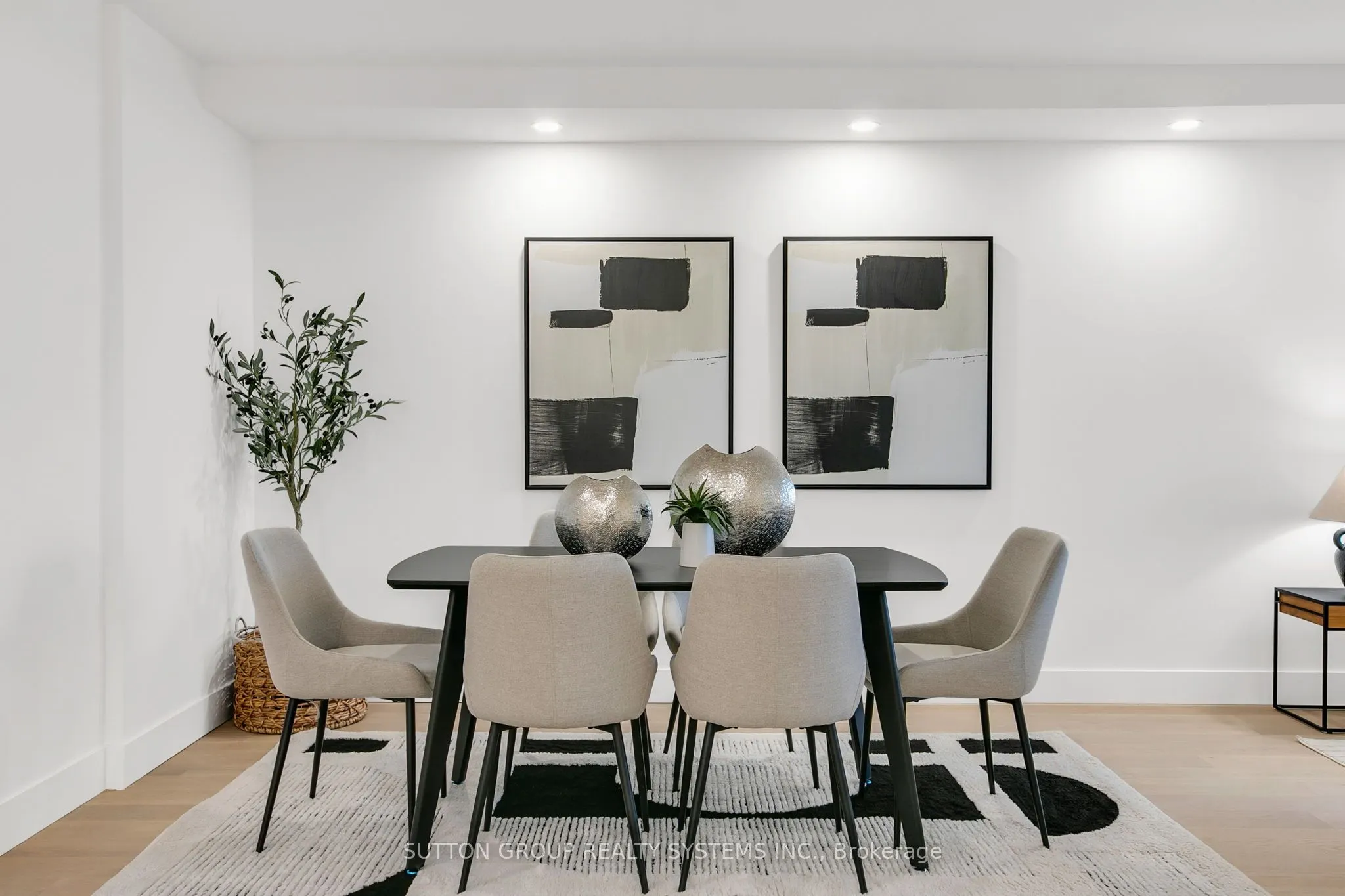 820 Burnhamthorpe Road, #2107