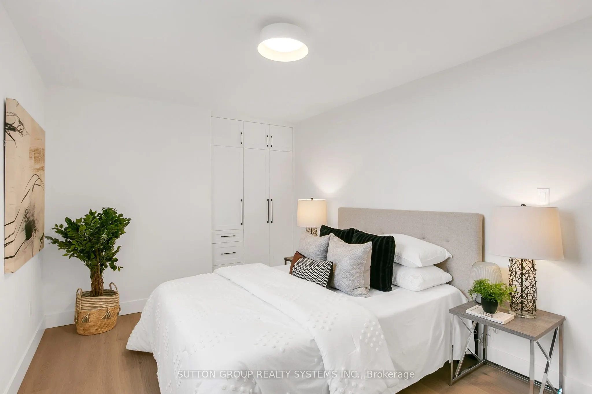 820 Burnhamthorpe Road, #2107