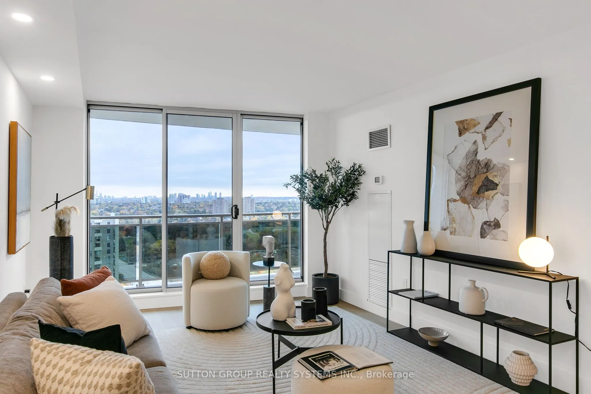 820 Burnhamthorpe Road, #2107